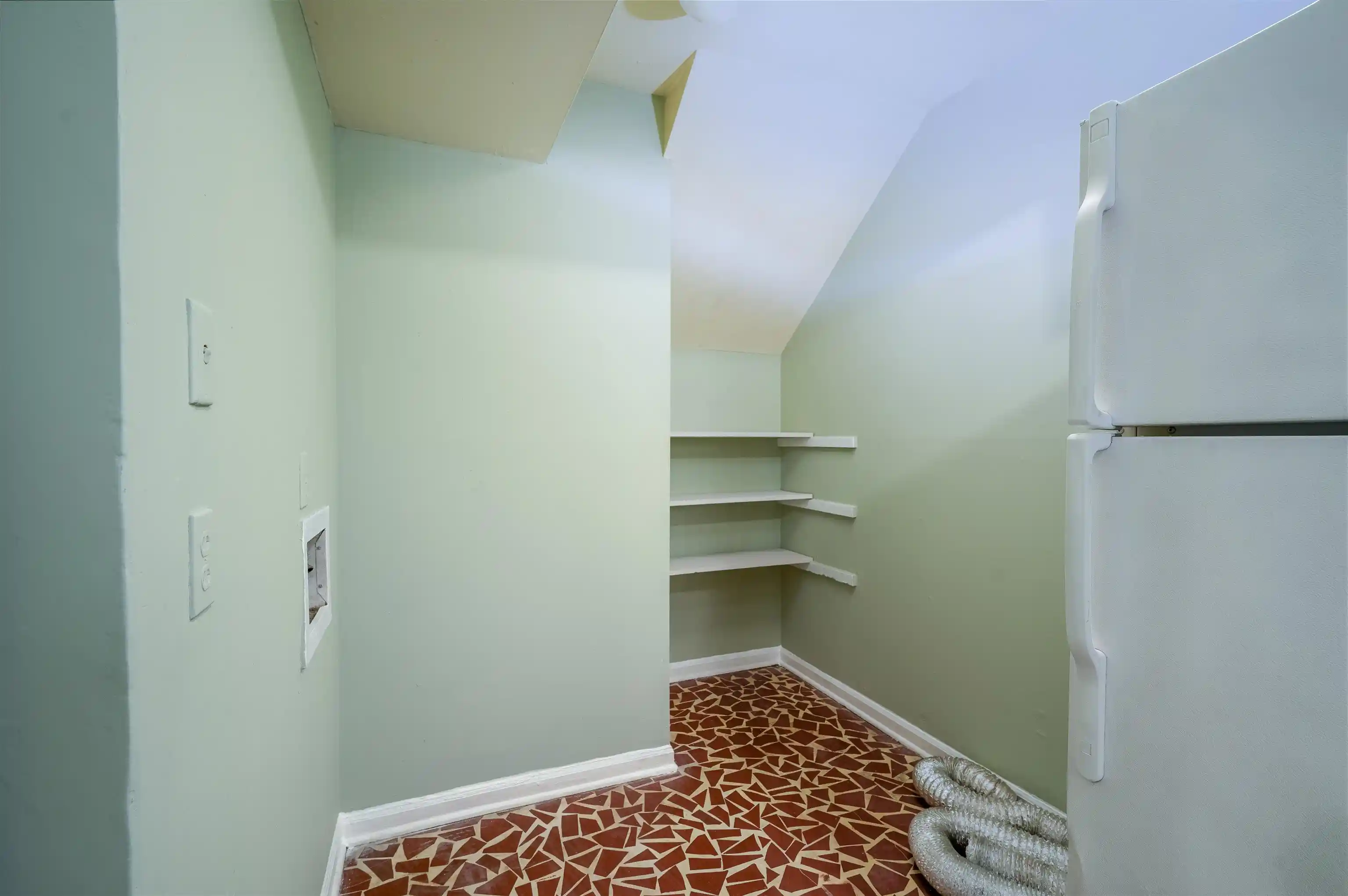 2nd image of 704 S Greer St, Memphis, TN 38111 | MLS# 10227725