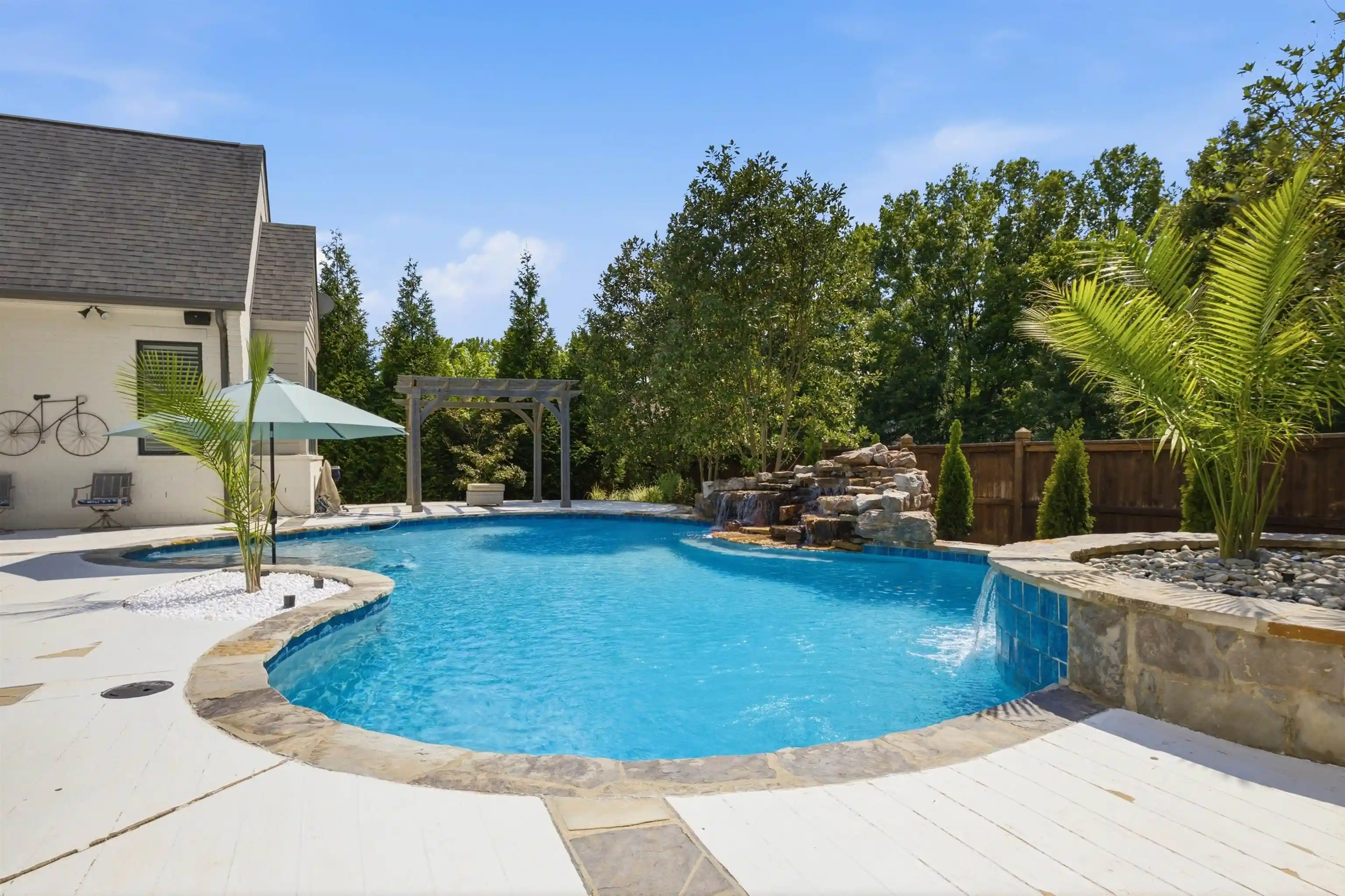 Photo 2 of Mansion for sale at 581 Winding Wood Cir, Collierville, TN 38017 | MLS# 10227747 | Listing updated on 2026-09-09
