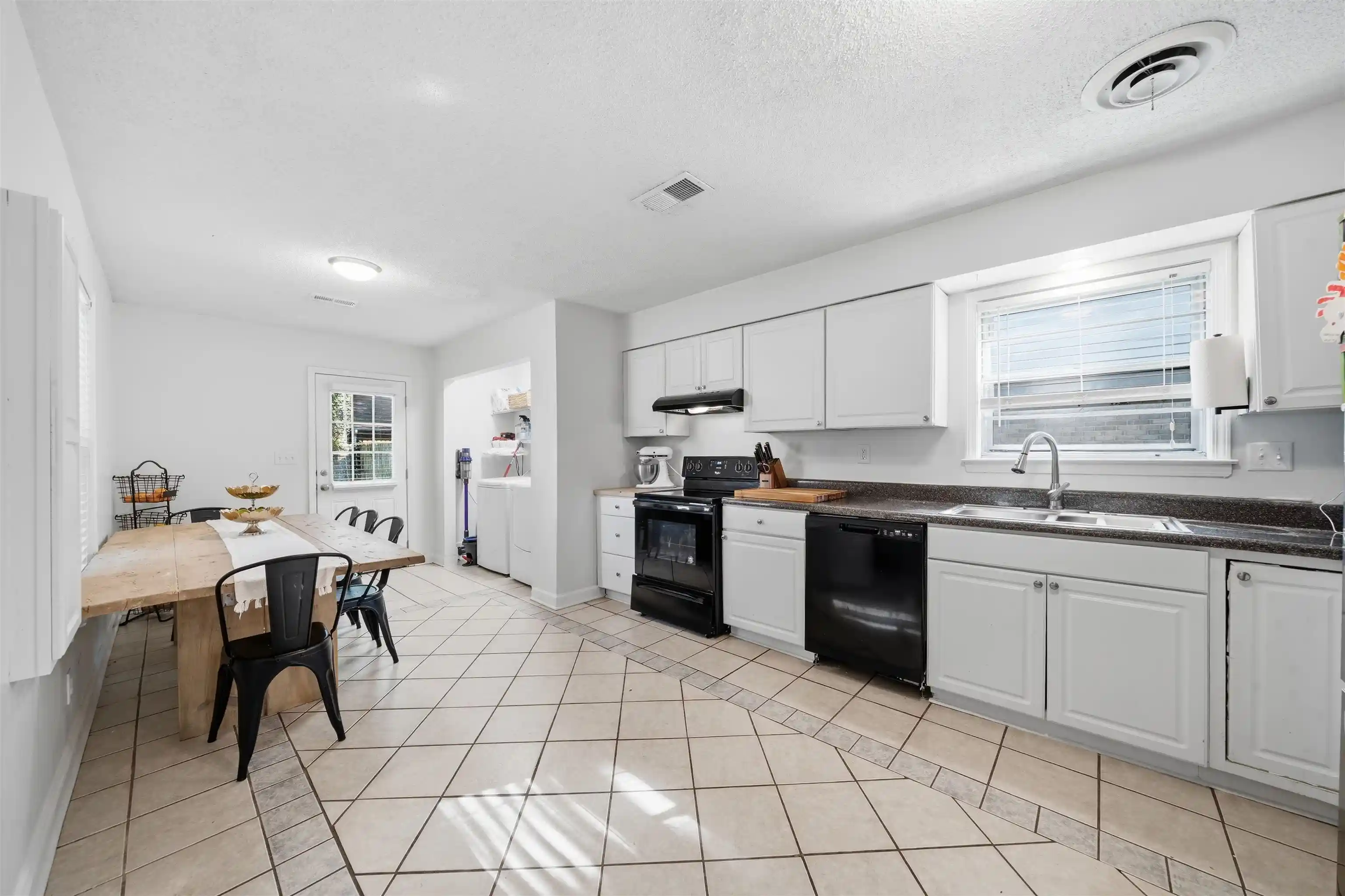 Photo 3 of Sale Pending at 6409 Gillham Dr, Memphis, TN 38134 | MLS# 10227748 | Listing updated on 2026-08-25