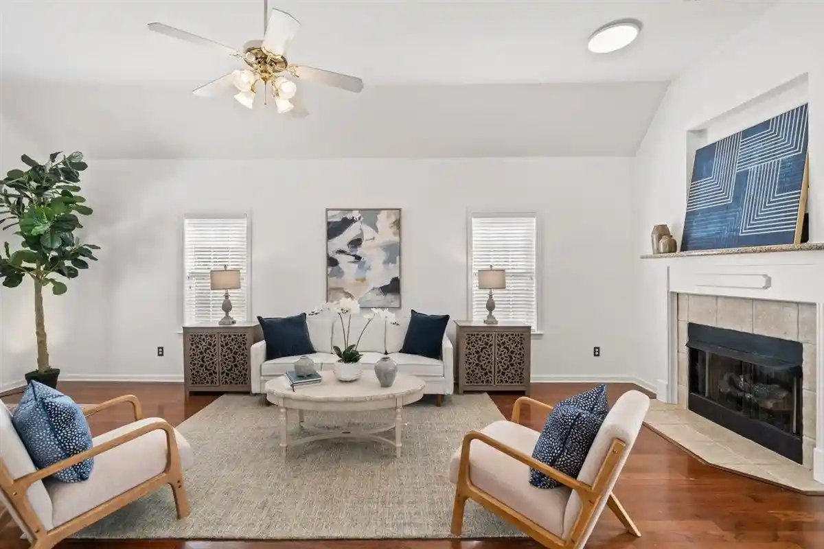 Photo 2 of Single family home for sale at 5524 Fountain Bay Dr, Memphis, TN 38120 | MLS# 10227785 | Listing updated on 2026-09-21