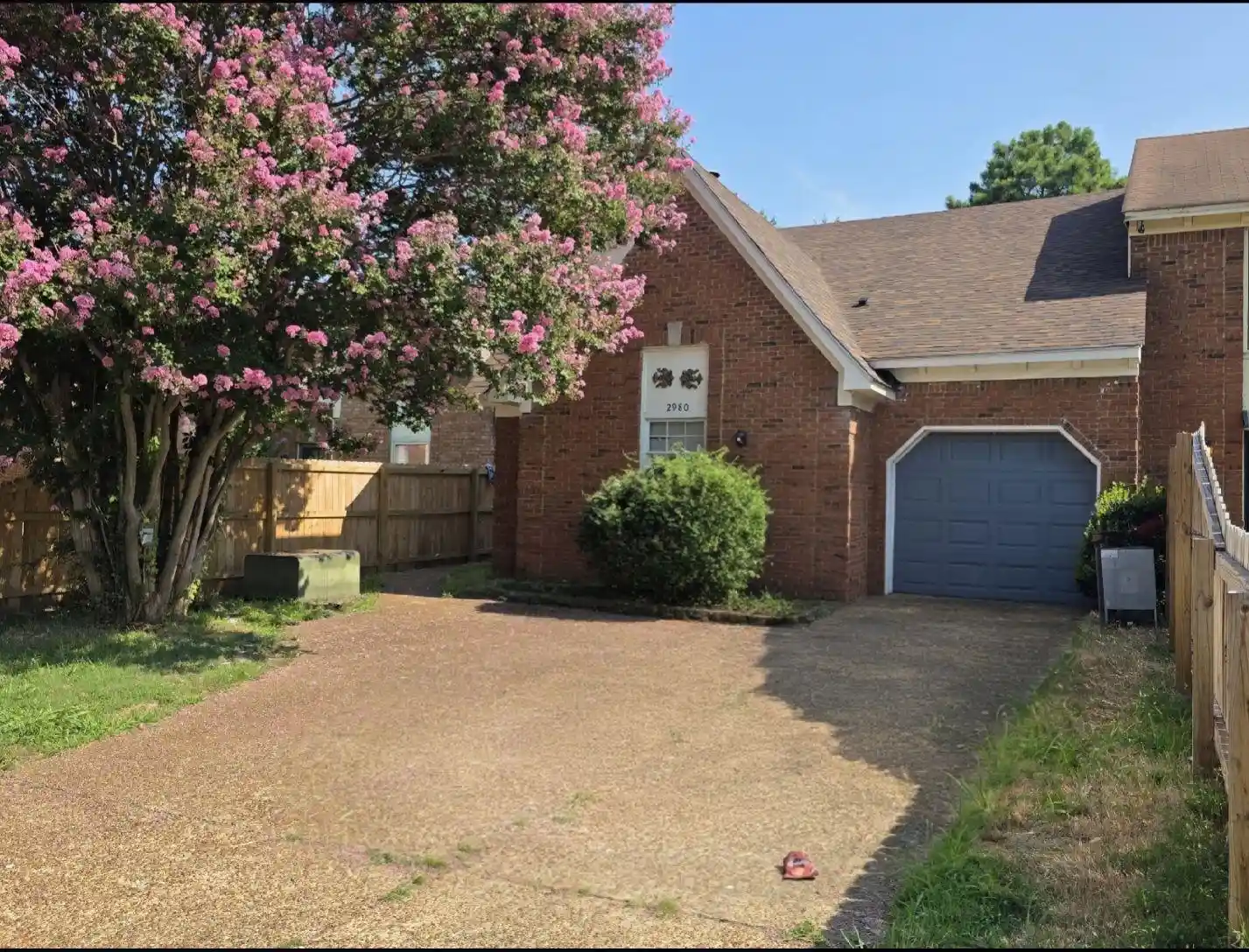 Photo 1 of Sale Pending at 2980 Huntington Trl Dr, Memphis, TN 38115 | MLS# 10227794 | Listing updated on 2026-08-12