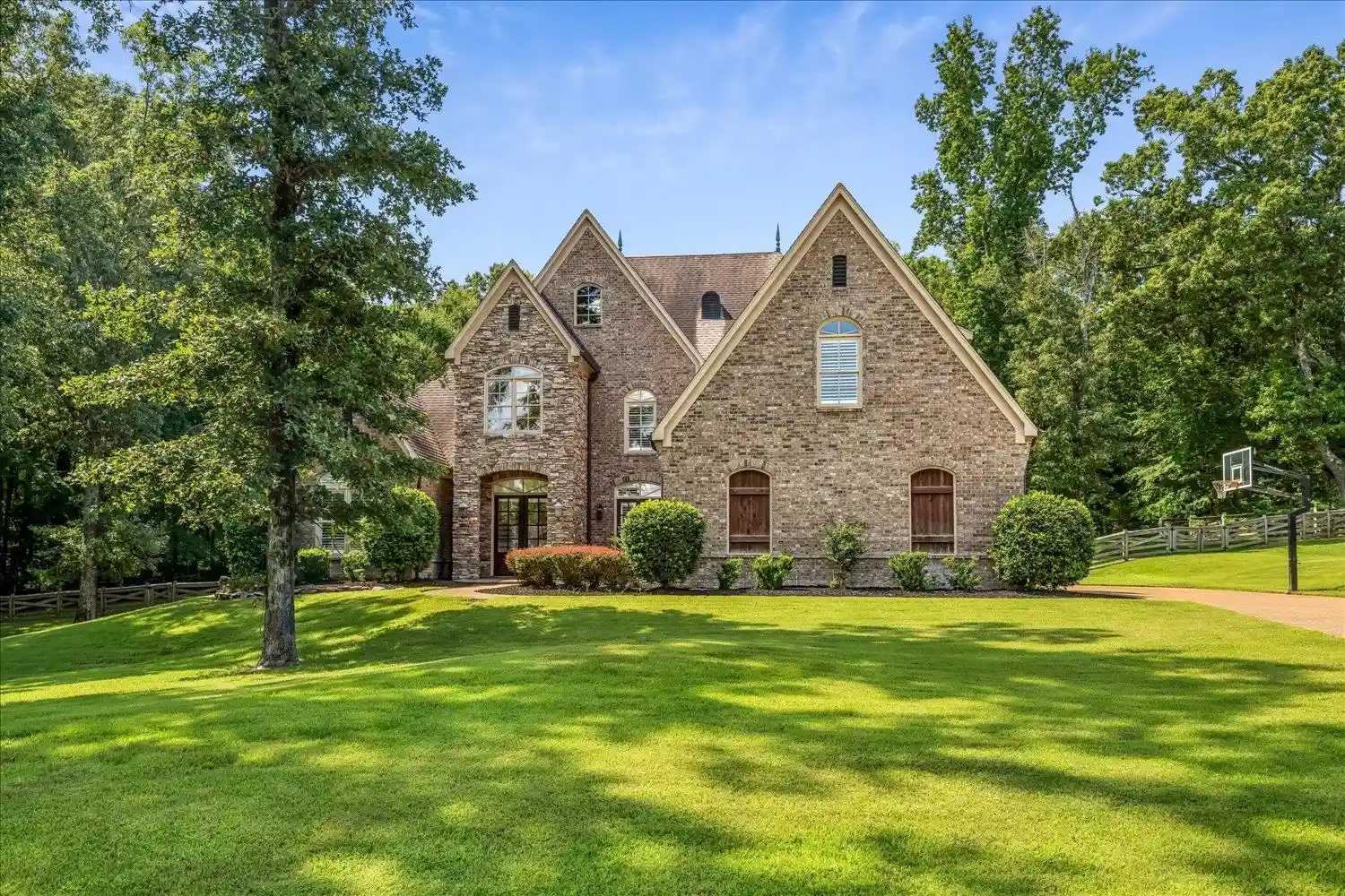 Photo 1 of Sale Pending at 375 Westbury Ln, Eads, TN 38028 | MLS# 10227807 | Listing updated on 2026-09-15
