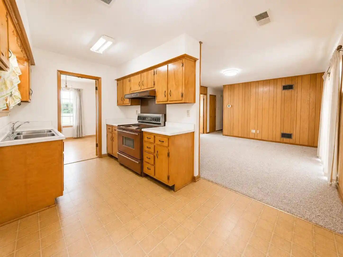 Photo 3 of Sale Pending at 5585 Santa Barbara St, Memphis, TN 38116 | MLS# 10227824 | Listing updated on 2026-08-14