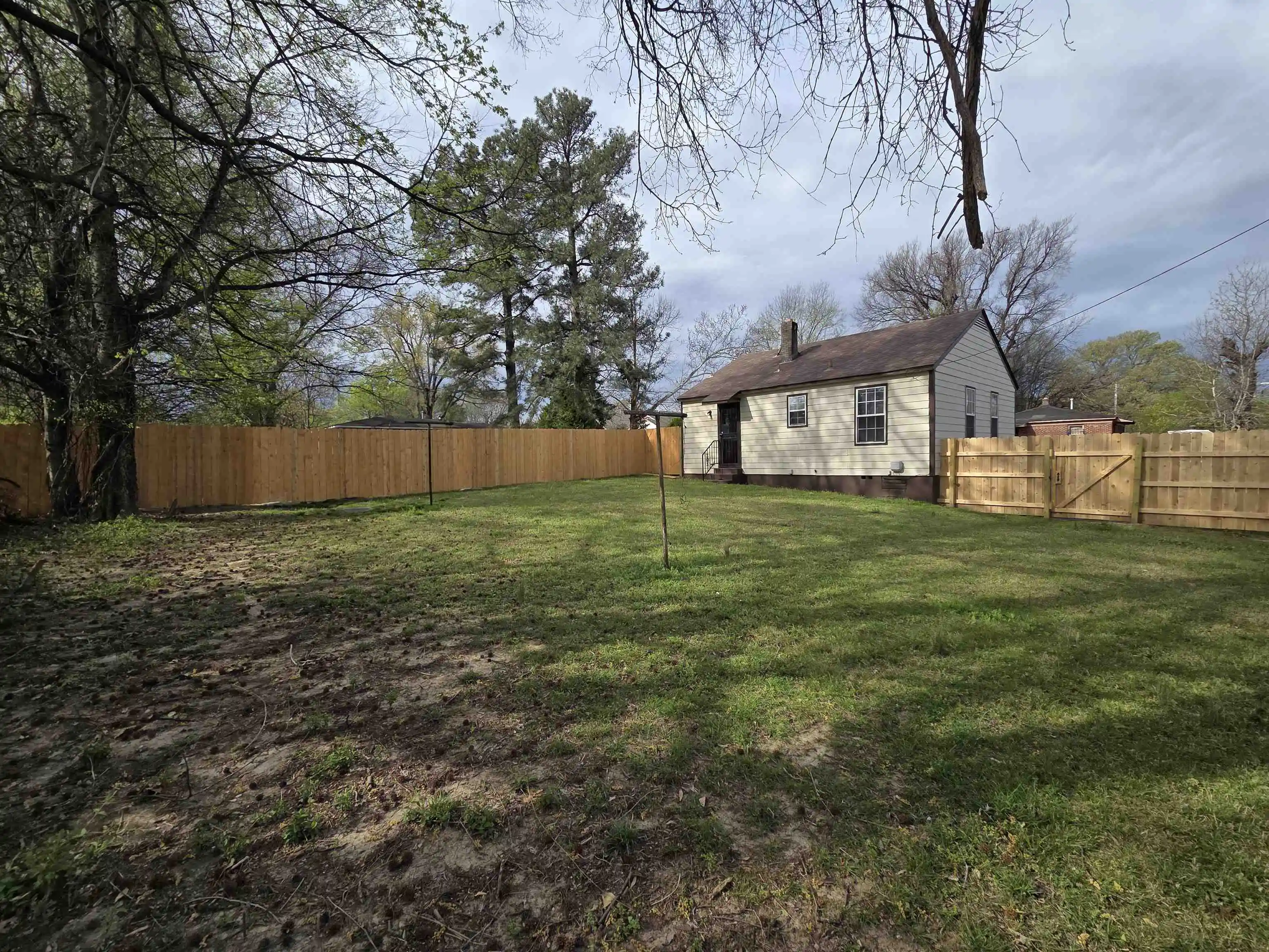 Photo 3 of Single family home for sale at 1458 Stevenson St, Memphis, TN 38106 | MLS# 10227855 | Listing updated on 2026-08-25