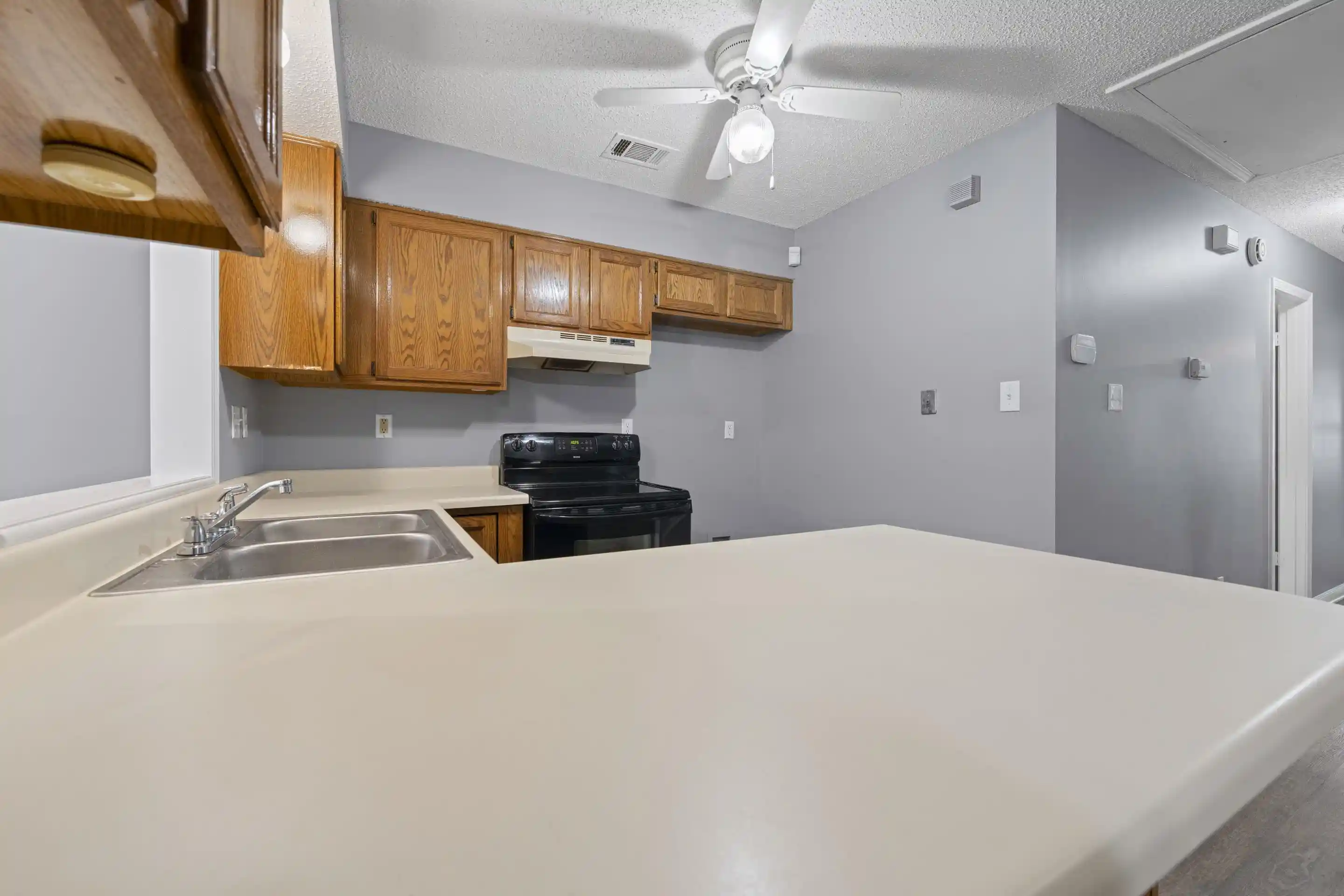 Photo 3 of Sale Pending at 2252 Mangum Rd, Memphis, TN 38134 | MLS# 10227889 | Listing updated on 2026-09-11