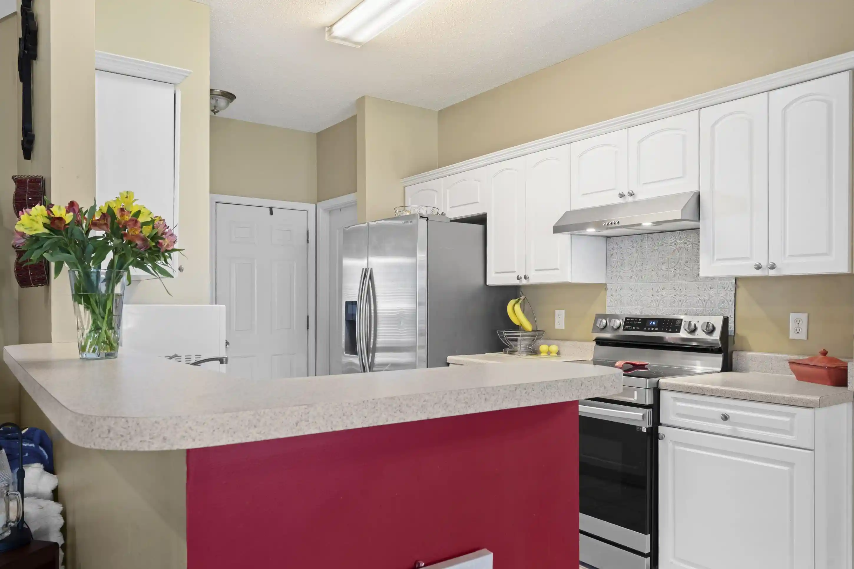 Photo 3 of Sale Pending at 9320 S Fairmont Cir, Collierville, TN 38017 | MLS# 10227890 | Listing updated on 2026-08-19