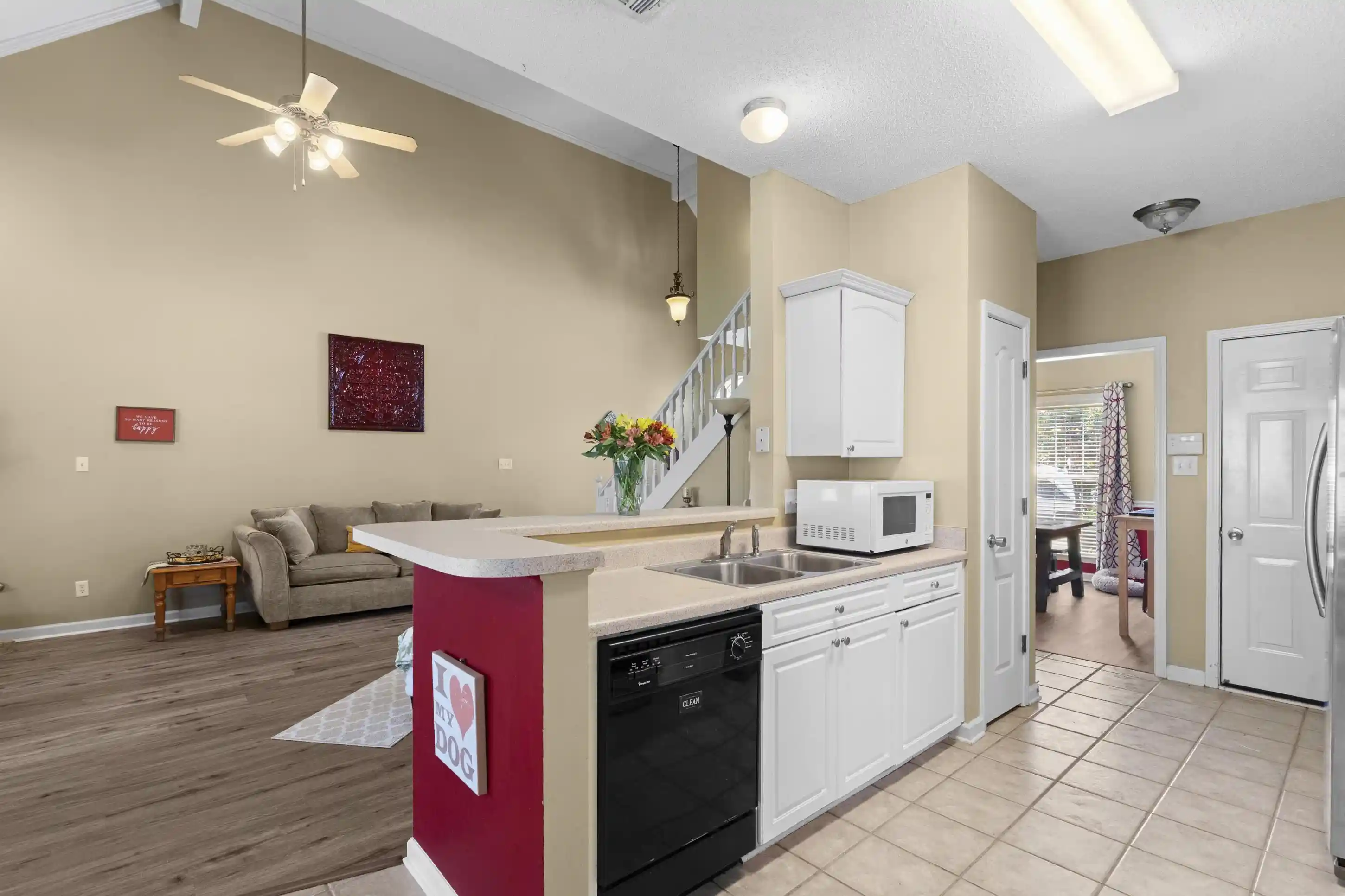 Photo 3 of Single Family Residence at 9320 S Fairmont Cir, Collierville, TN 38017 | MLS# 10227890 | | Sold on 2026-09-17