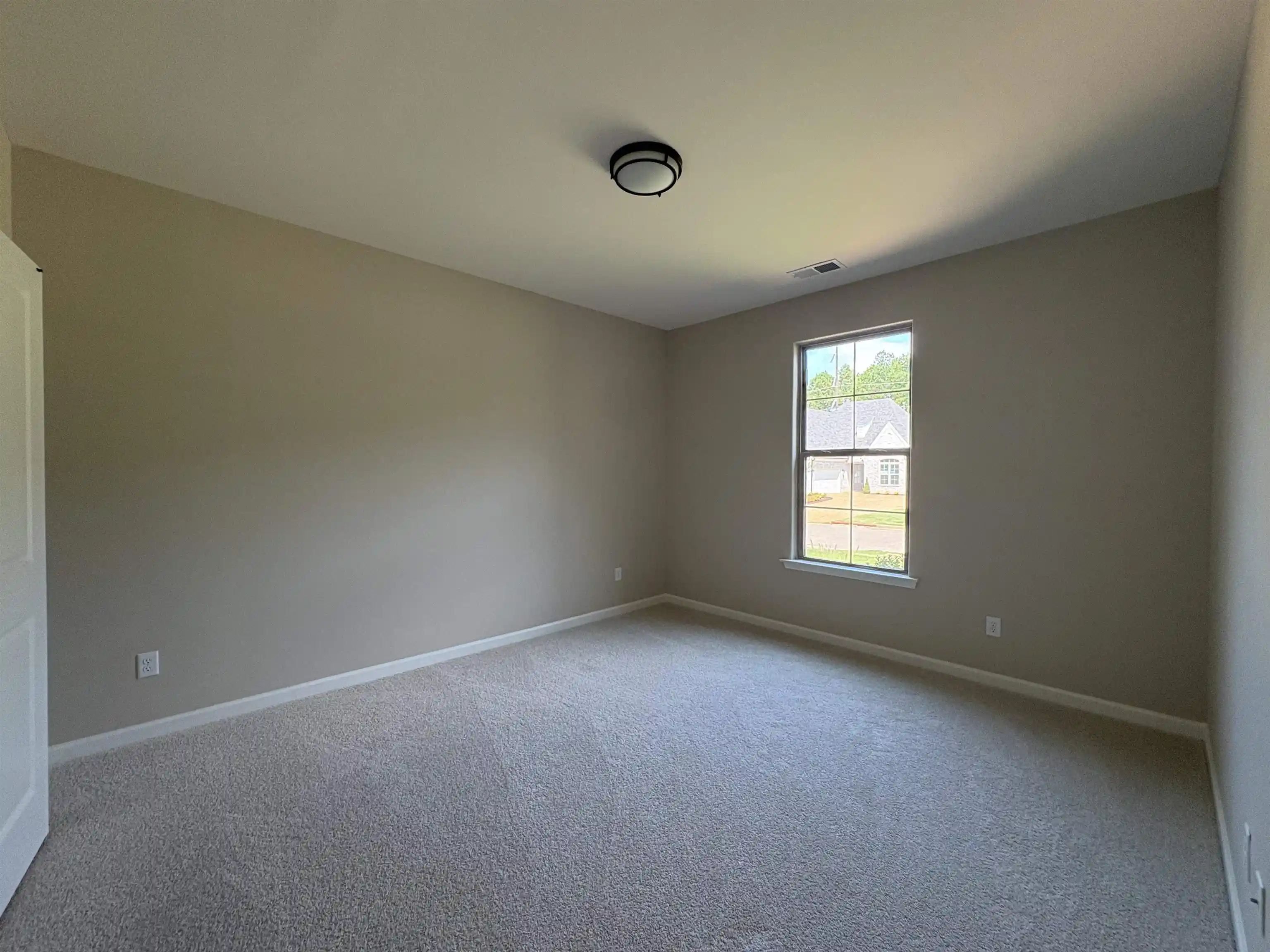 Photo 3 of Sale Pending at 90 Ridgefield Dr, Oakland, TN 38060 | MLS# 10227892 | Listing updated on 2026-09-24