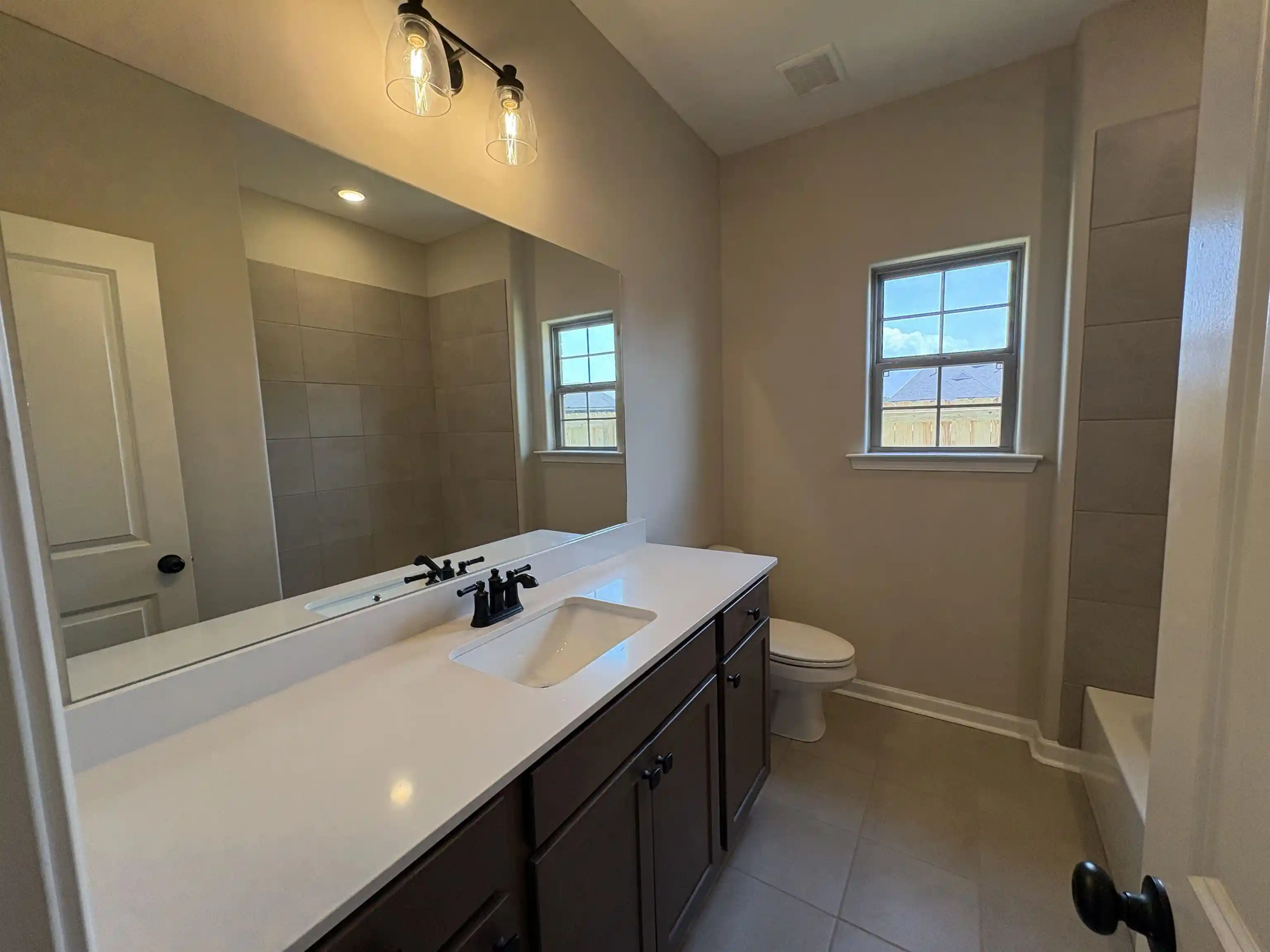 Photo 3 of Sale Pending at 90 Ridgefield Dr, Oakland, TN 38060 | MLS# 10227892 | Listing updated on 2026-09-24