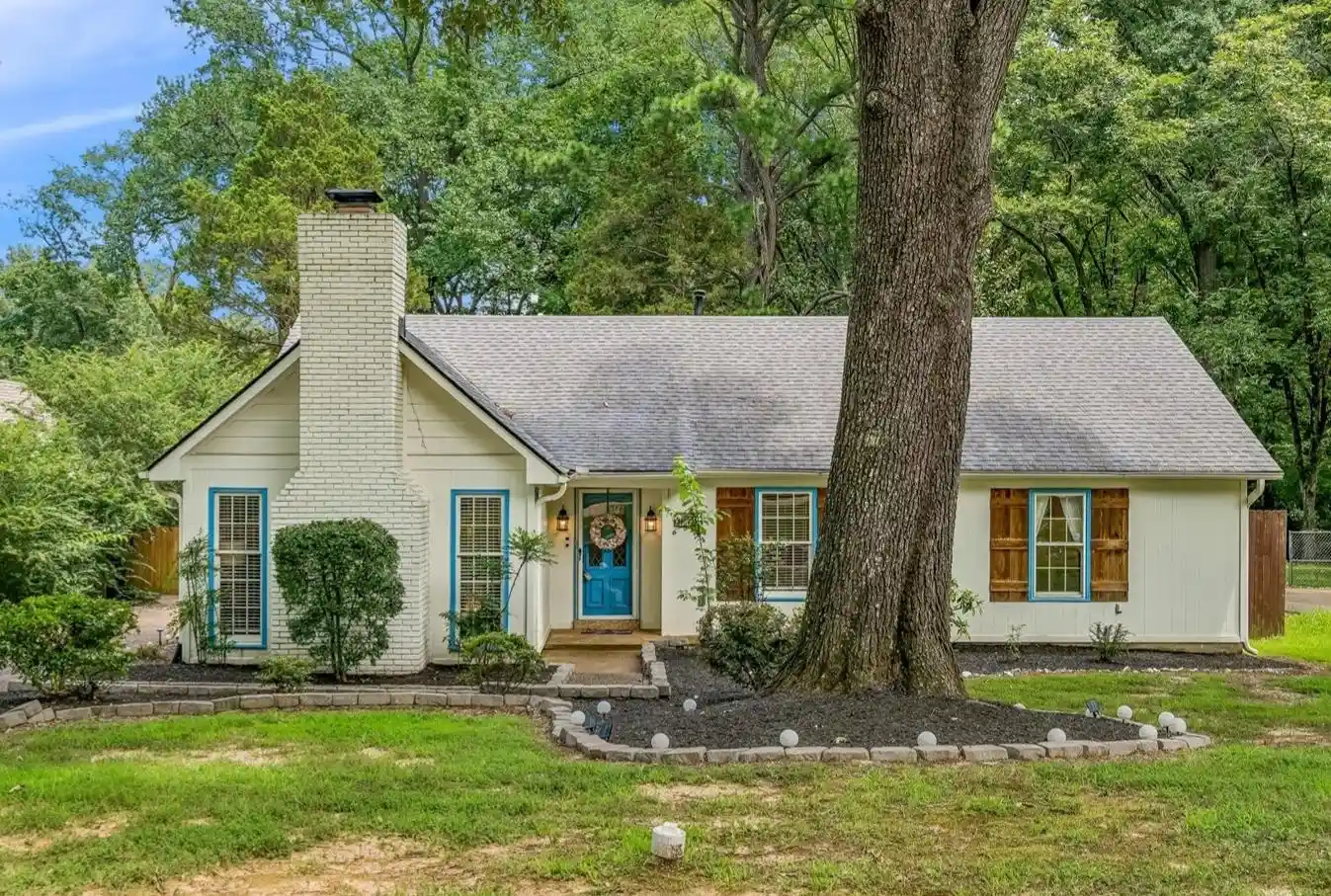 Photo 1 of Sale Pending at 332 Dove Valley Rd, Collierville, TN 38017 | MLS# 10227897 | Listing updated on 2026-08-10