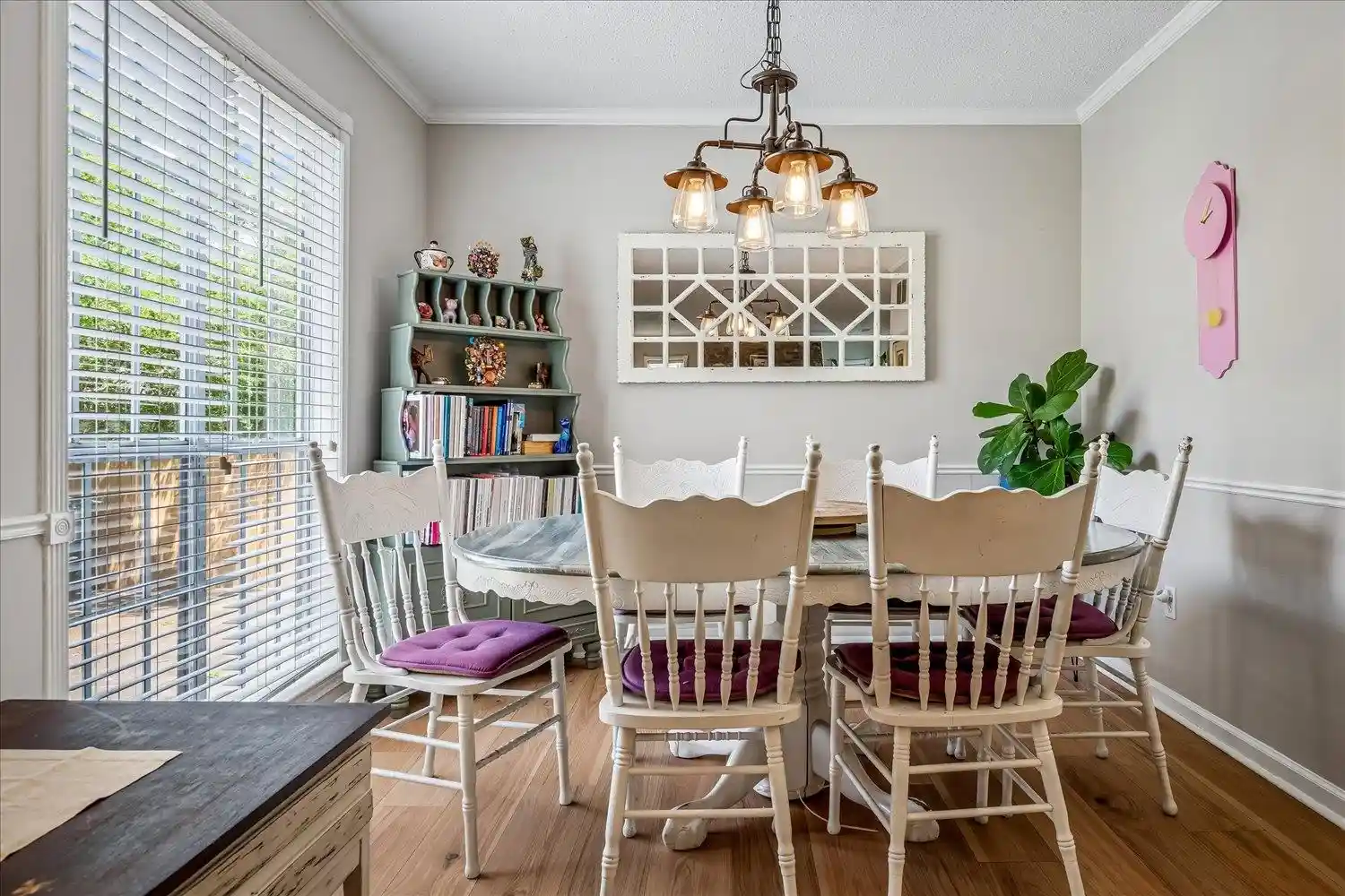 Photo 3 of Sale Pending at 332 Dove Valley Rd, Collierville, TN 38017 | MLS# 10227897 | Listing updated on 2026-08-10