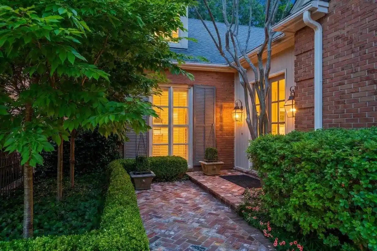 Townhouse for sale at 598 Clb Walk Ln #10, Memphis, TN 38111 | MLS# 10227951
