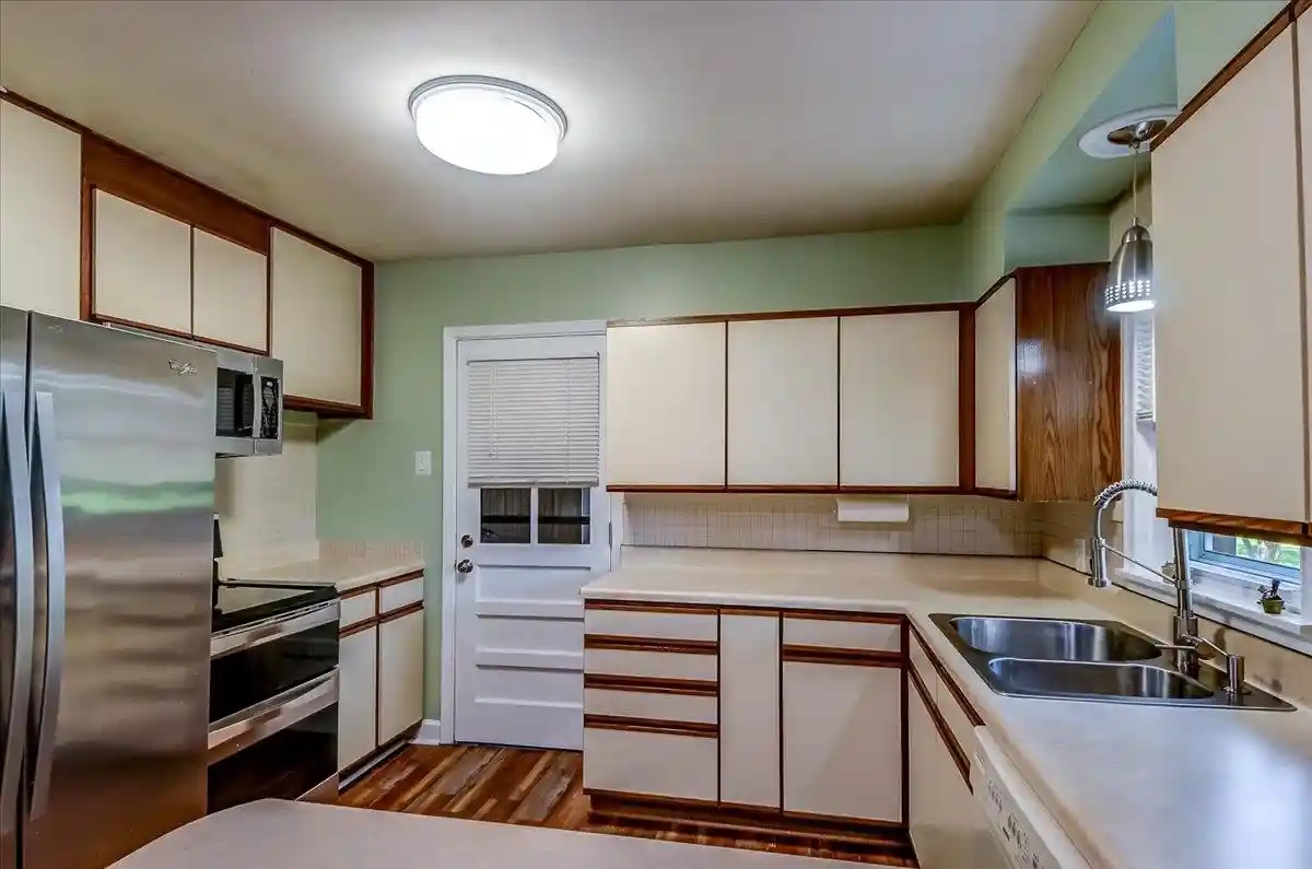 3rd image of 1227 Colonial Rd, Memphis, TN 38117 | MLS# 10227977