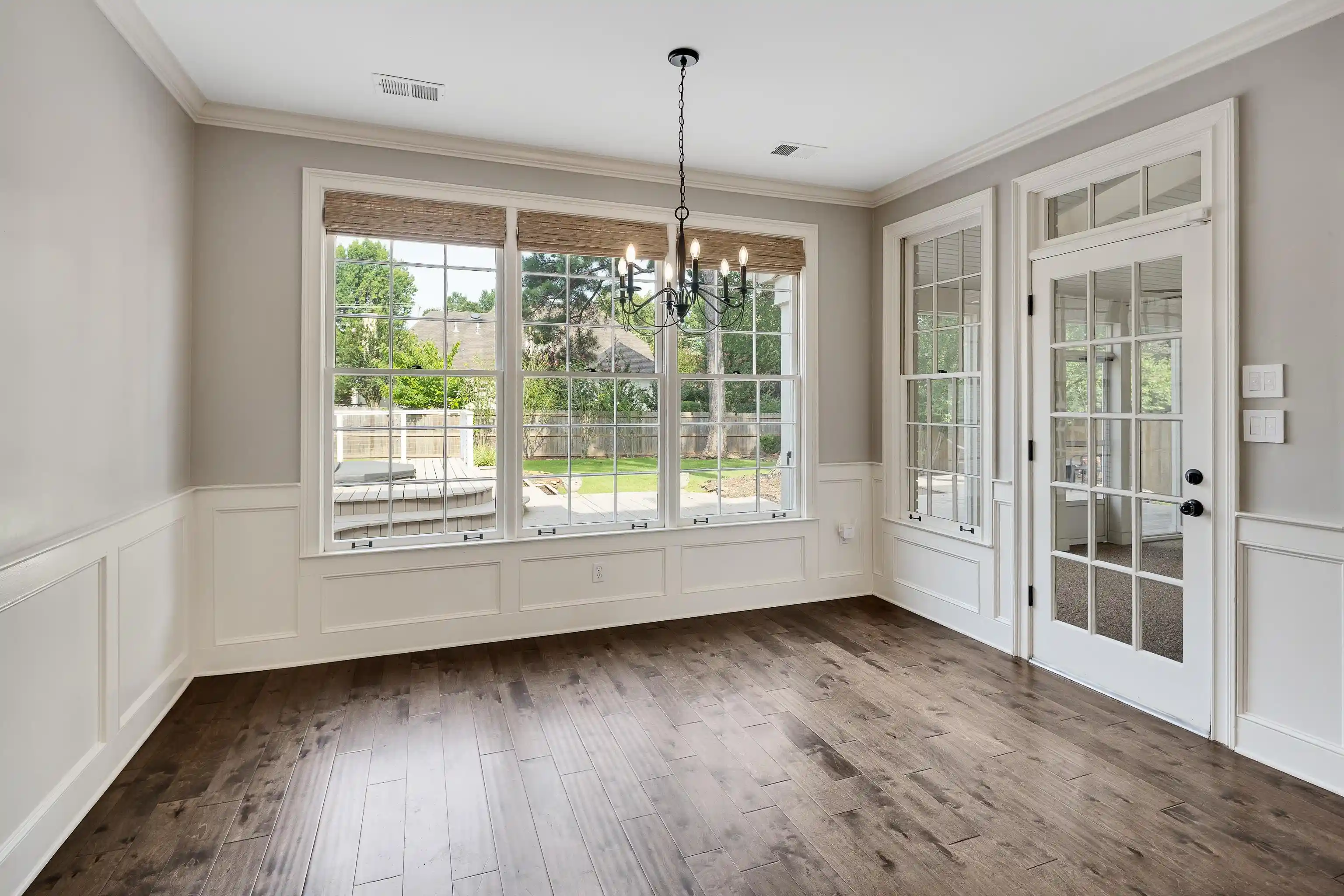 Photo 3 of Single family home for sale at 2043 Goodview Dr, Germantown, TN 38139 | MLS# 10227990 | Listing updated on 2026-09-17
