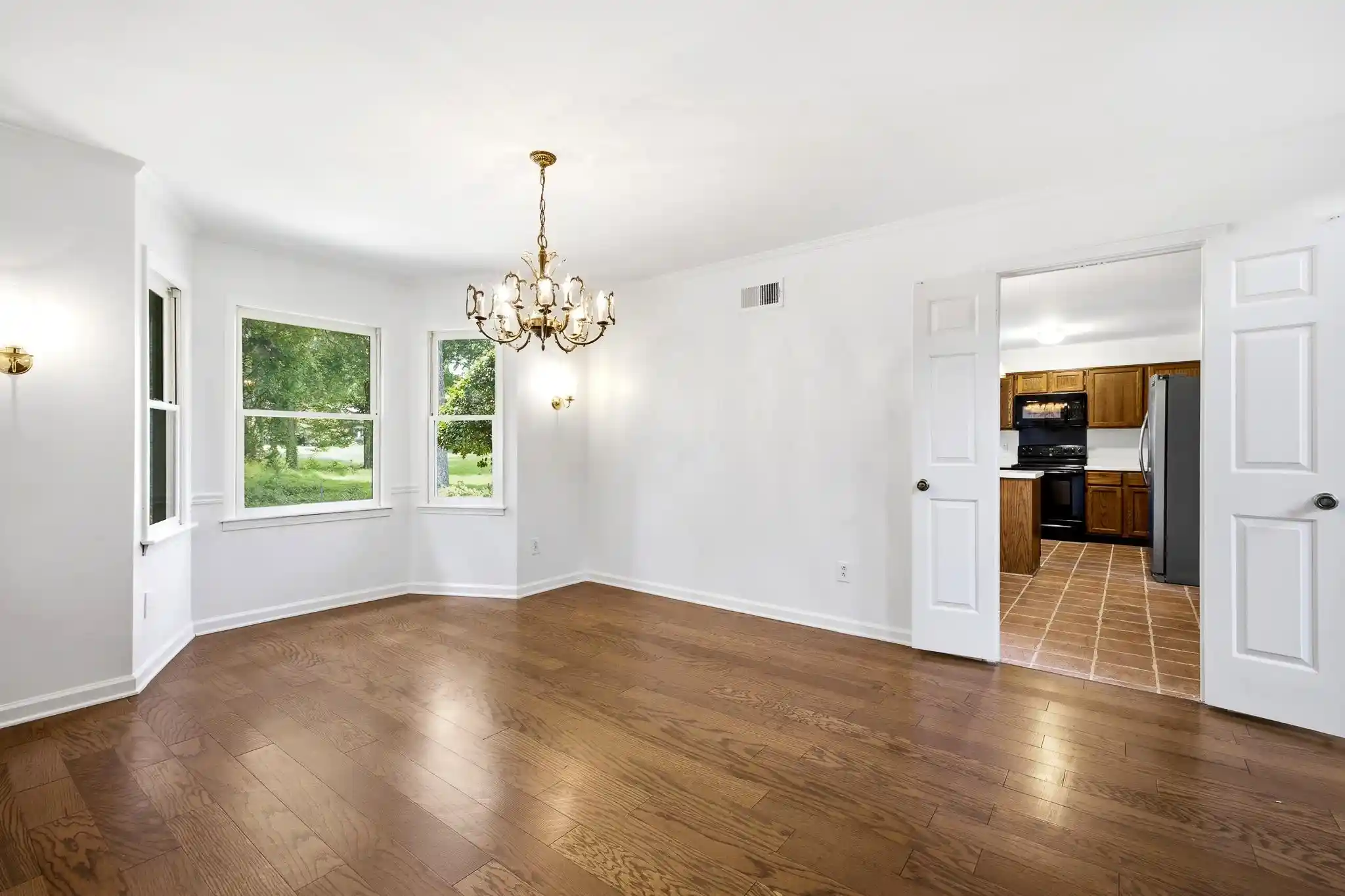 Photo 3 of Single family home for sale at 1935 Wicklow Way, Germantown, TN 38139 | MLS# 10227997 | Listing updated on 2026-08-10