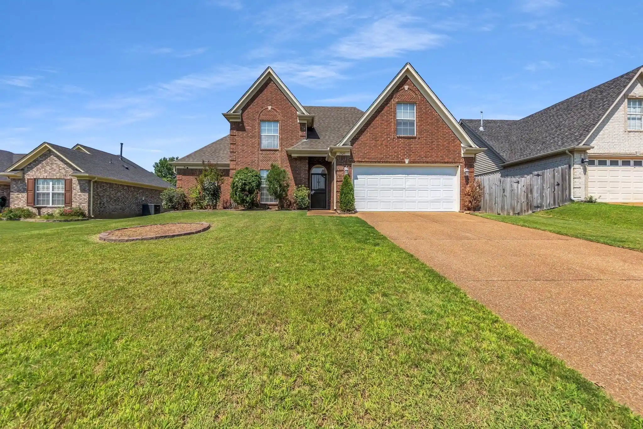 Photo 1 of Sale Pending at 1525 Carlton Ridge Dr, Cordova, TN 38016 | MLS# 10228002 | Listing updated on 2026-09-29