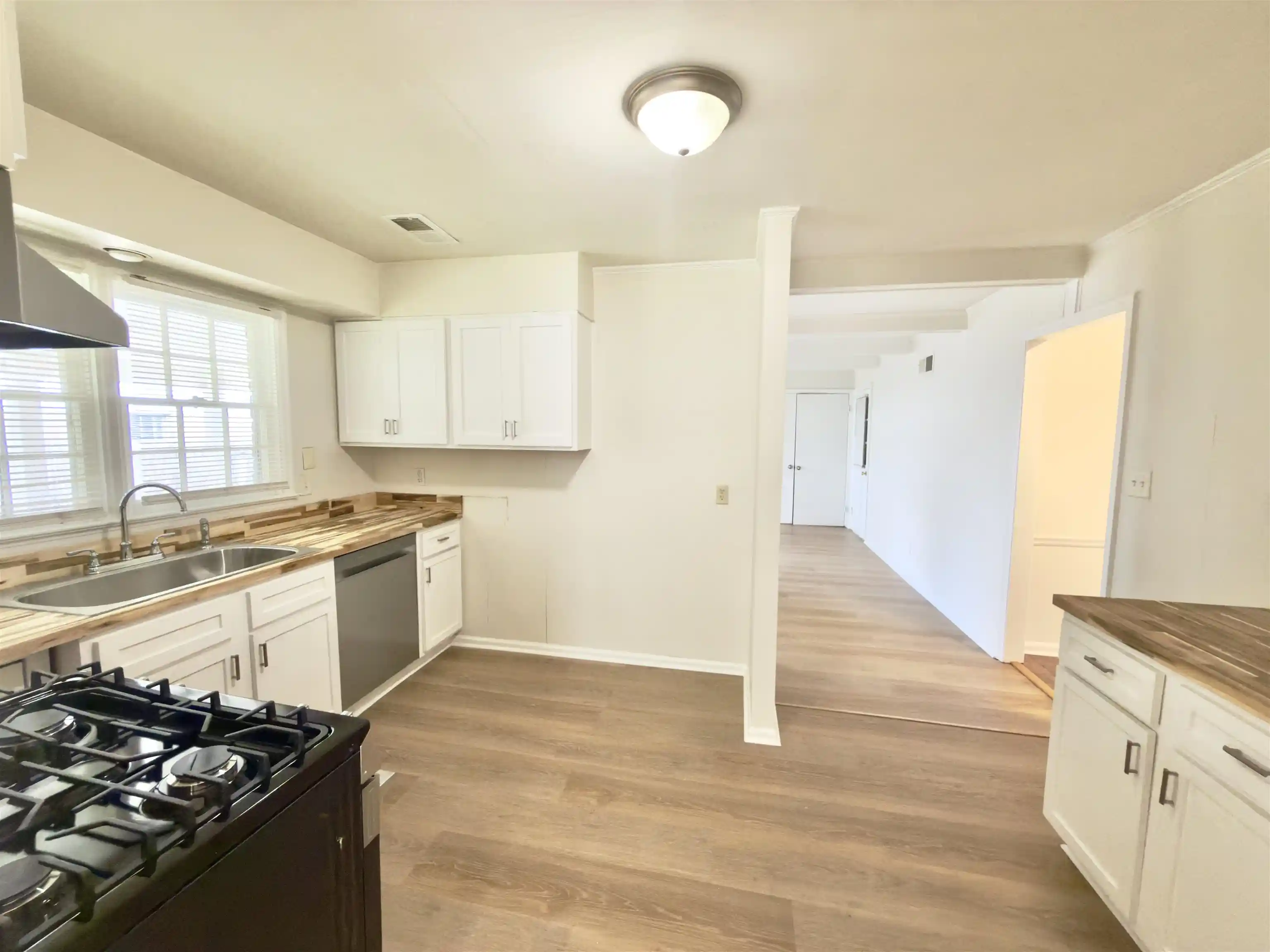 Photo 2 of Sale Pending at 2973 Egan Dr, Memphis, TN 38115 | MLS# 10228008 | Listing updated on 2026-08-14