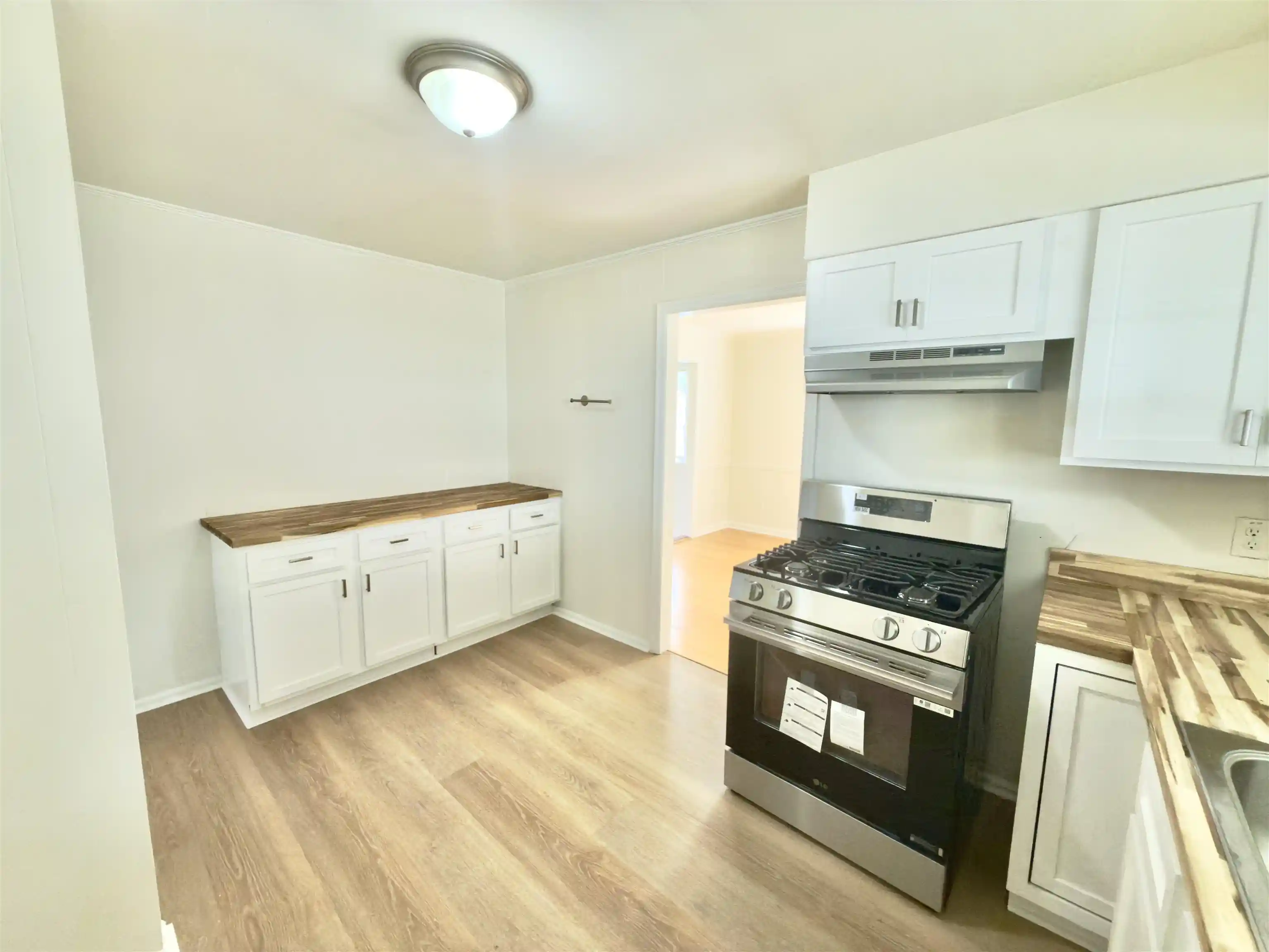 Photo 3 of Sale Pending at 2973 Egan Dr, Memphis, TN 38115 | MLS# 10228008 | Listing updated on 2026-08-14