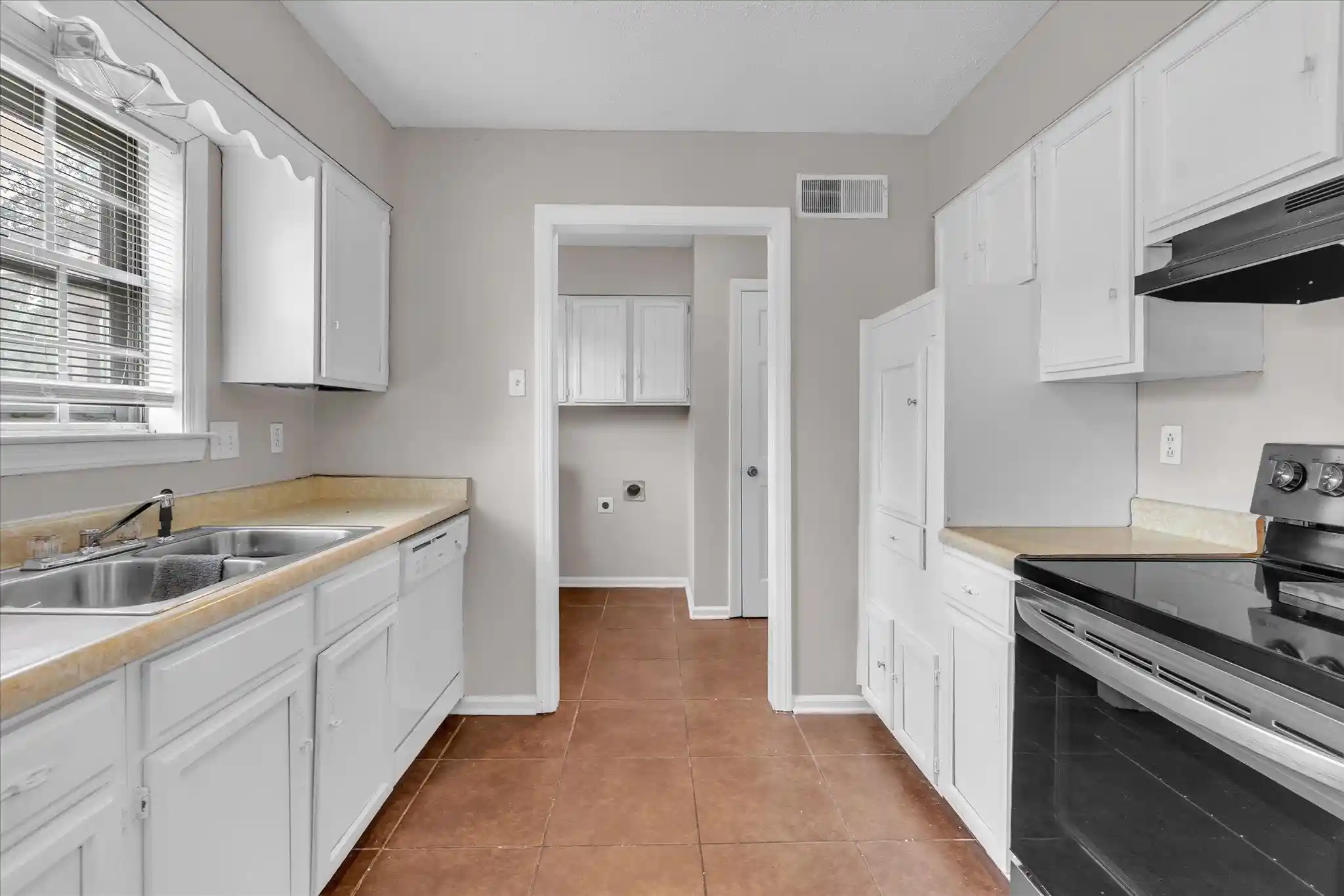 Photo 3 of Single family home for sale at 5393 Banbury Ave, Memphis, TN 38135 | MLS# 10228018 | Listing updated on 2026-08-09