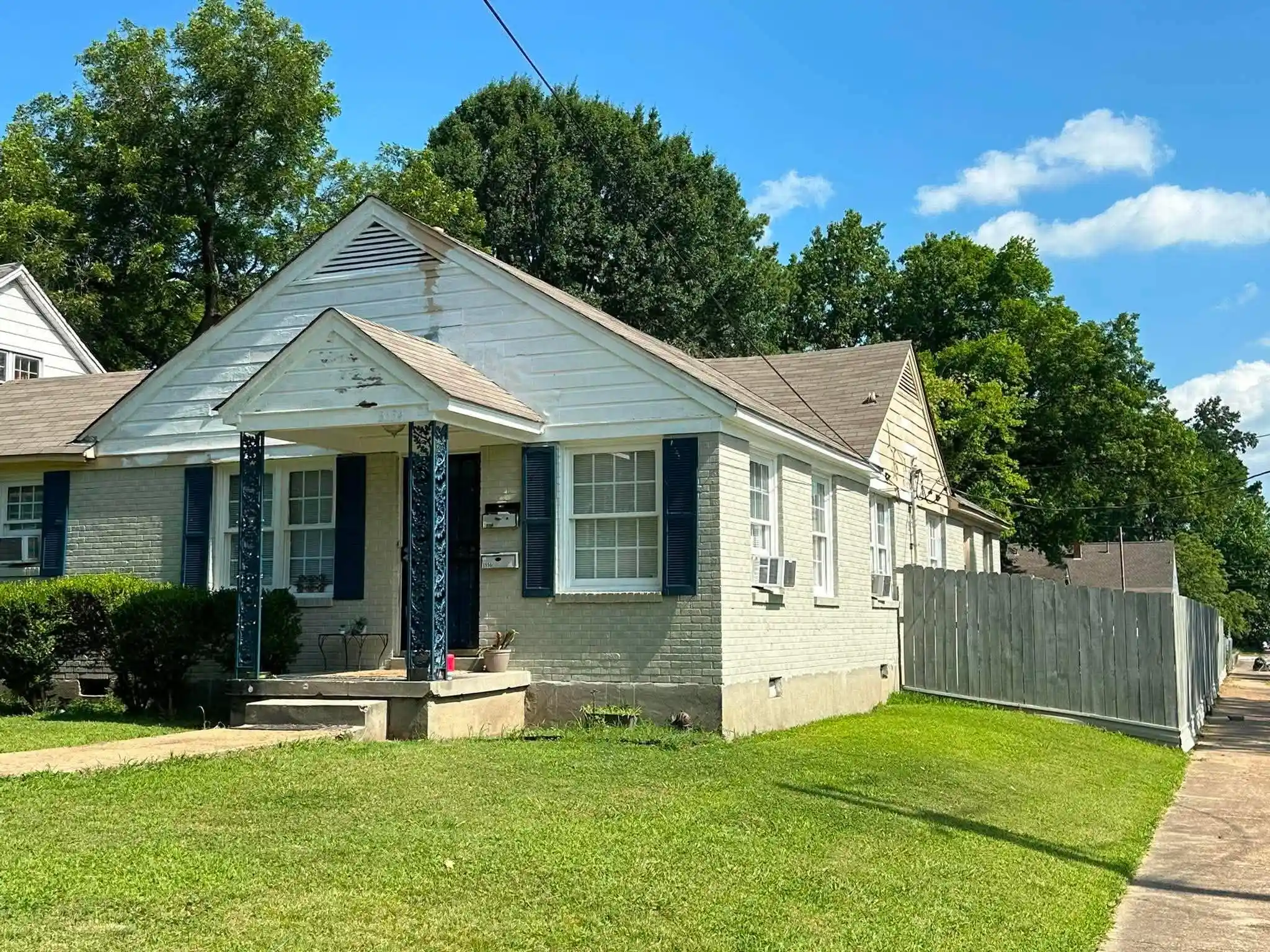 Photo 1 of Townhouse for sale at 3554 Tutwiler Ave, Memphis, TN 38122 | MLS# 10228034 | Listing updated on 2026-08-10