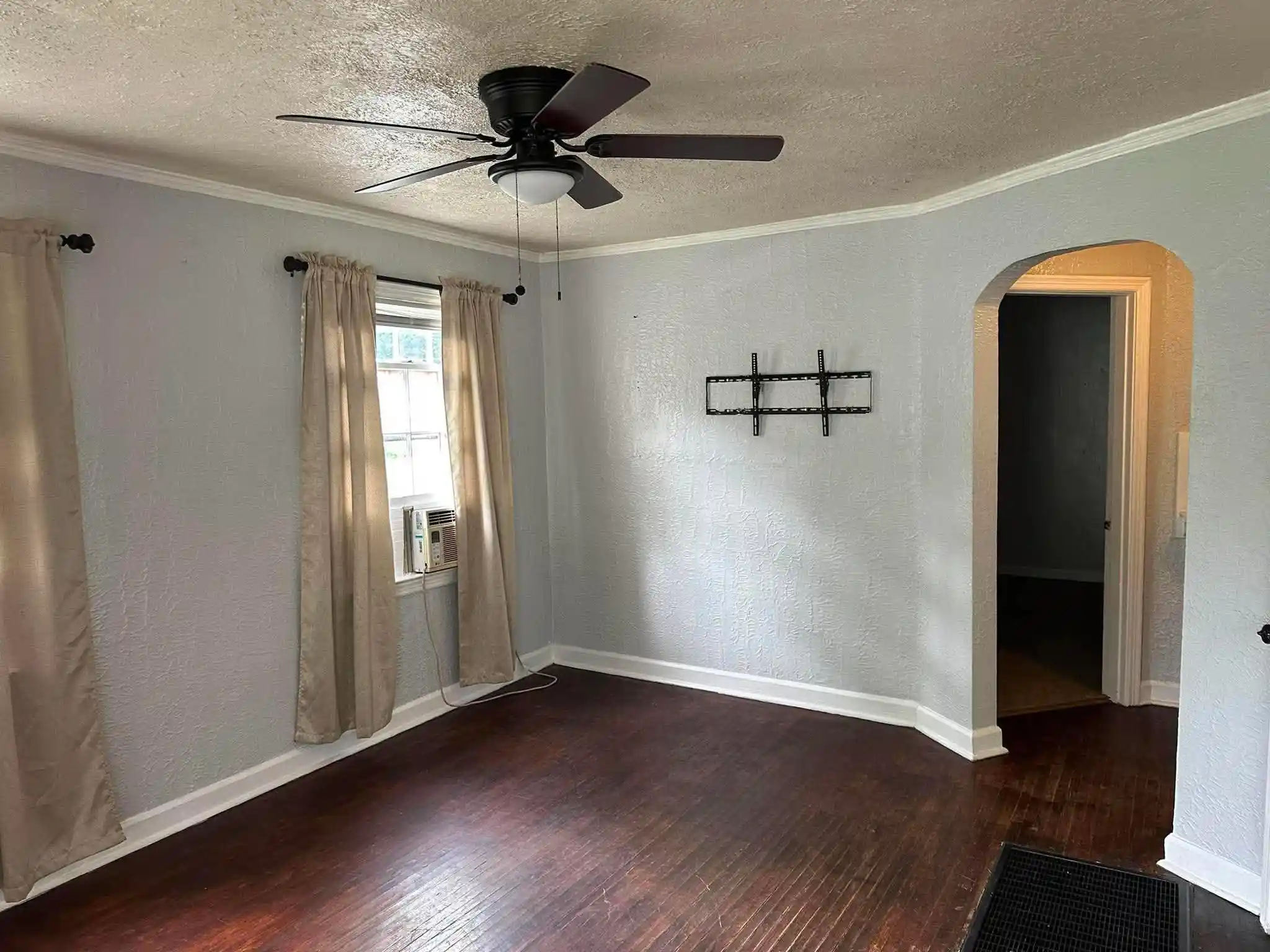 Photo 2 of Townhouse for sale at 3554 Tutwiler Ave, Memphis, TN 38122 | MLS# 10228034 | Listing updated on 2026-08-10