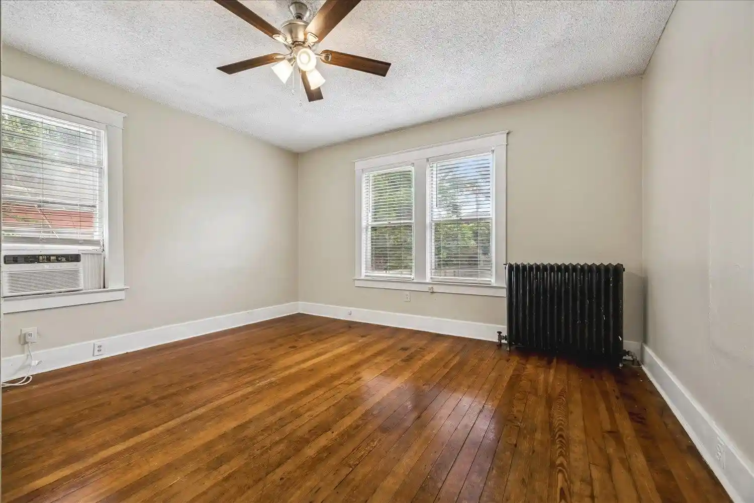 Listing Photo 5 - Condo for sale in building located at 1901 Linden Ave, Memphis, TN 38104