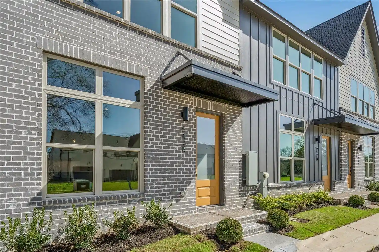 Photo 1 of Townhouse for sale at 5476 End Village Dr #19, Memphis, TN 38119 | MLS# 10228051 | Listing updated on 2026-09-12