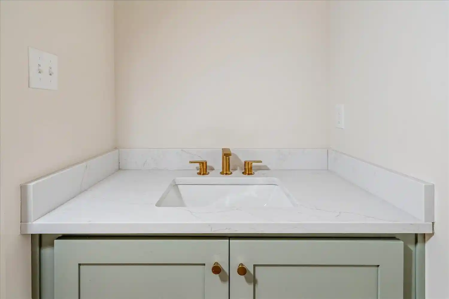 Photo 3 of Townhouse for sale at 5476 End Village Dr #19, Memphis, TN 38119 | MLS# 10228051 | Listing updated on 2026-09-12