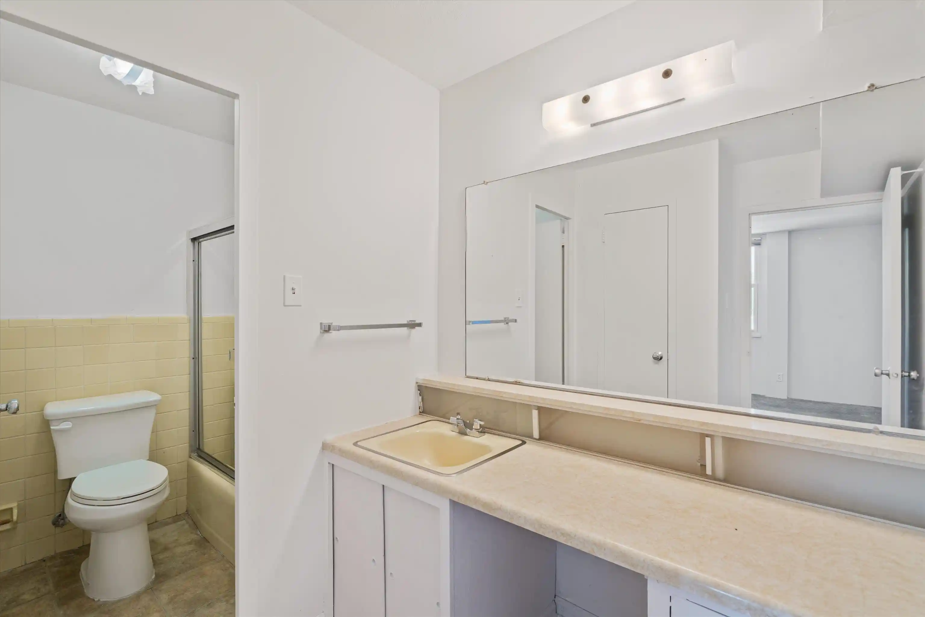 Photo 3 of Townhouse for sale at 2277 Union Ave #401, Memphis, TN 38104 | MLS# 10228054 | Listing updated on 2026-08-10