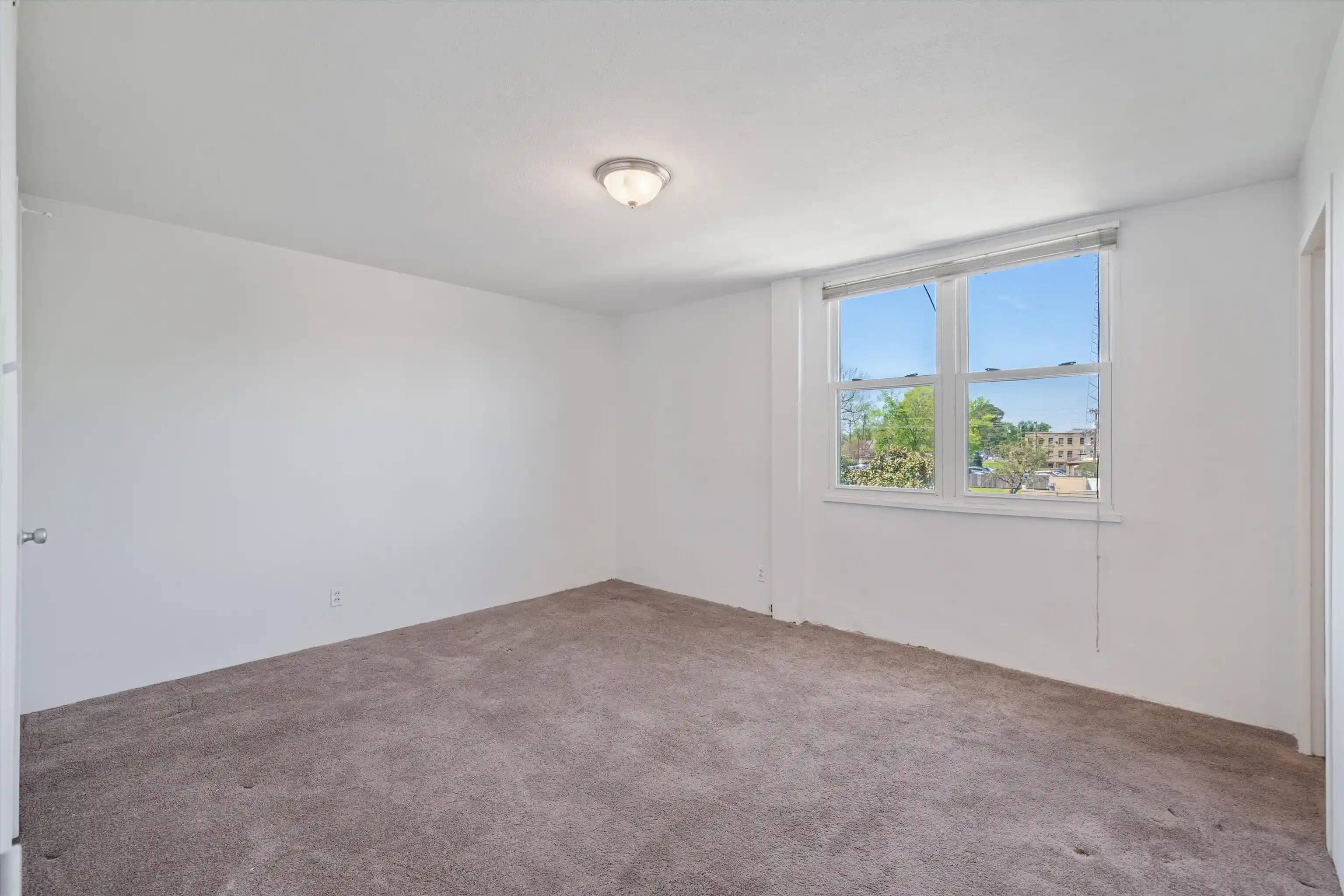 Photo 4 of Townhouse for sale at 2277 Union Ave #401, Memphis, TN 38104 | MLS# 10228054 | Listing updated on 2026-08-10