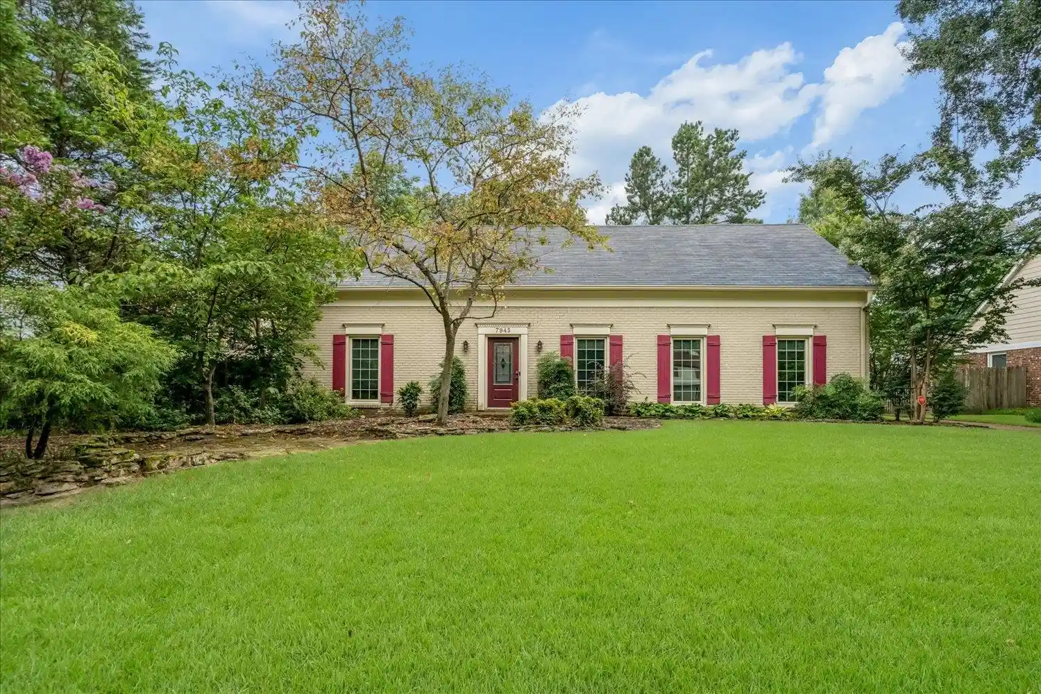 Photo 1 of Single family home for sale at 7945 Farmington Blvd, Germantown, TN 38138 | MLS# 10228056 | Listing updated on 2026-09-17