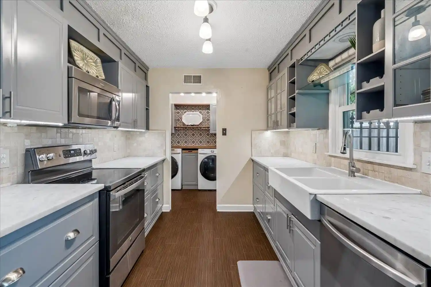 Photo 2 of Single family home for sale at 7945 Farmington Blvd, Germantown, TN 38138 | MLS# 10228056 | Listing updated on 2026-09-17