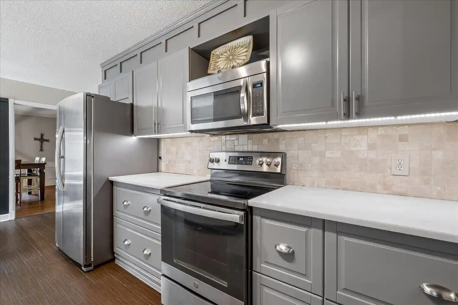 Photo 3 of Single family home for sale at 7945 Farmington Blvd, Germantown, TN 38138 | MLS# 10228056 | Listing updated on 2026-09-17