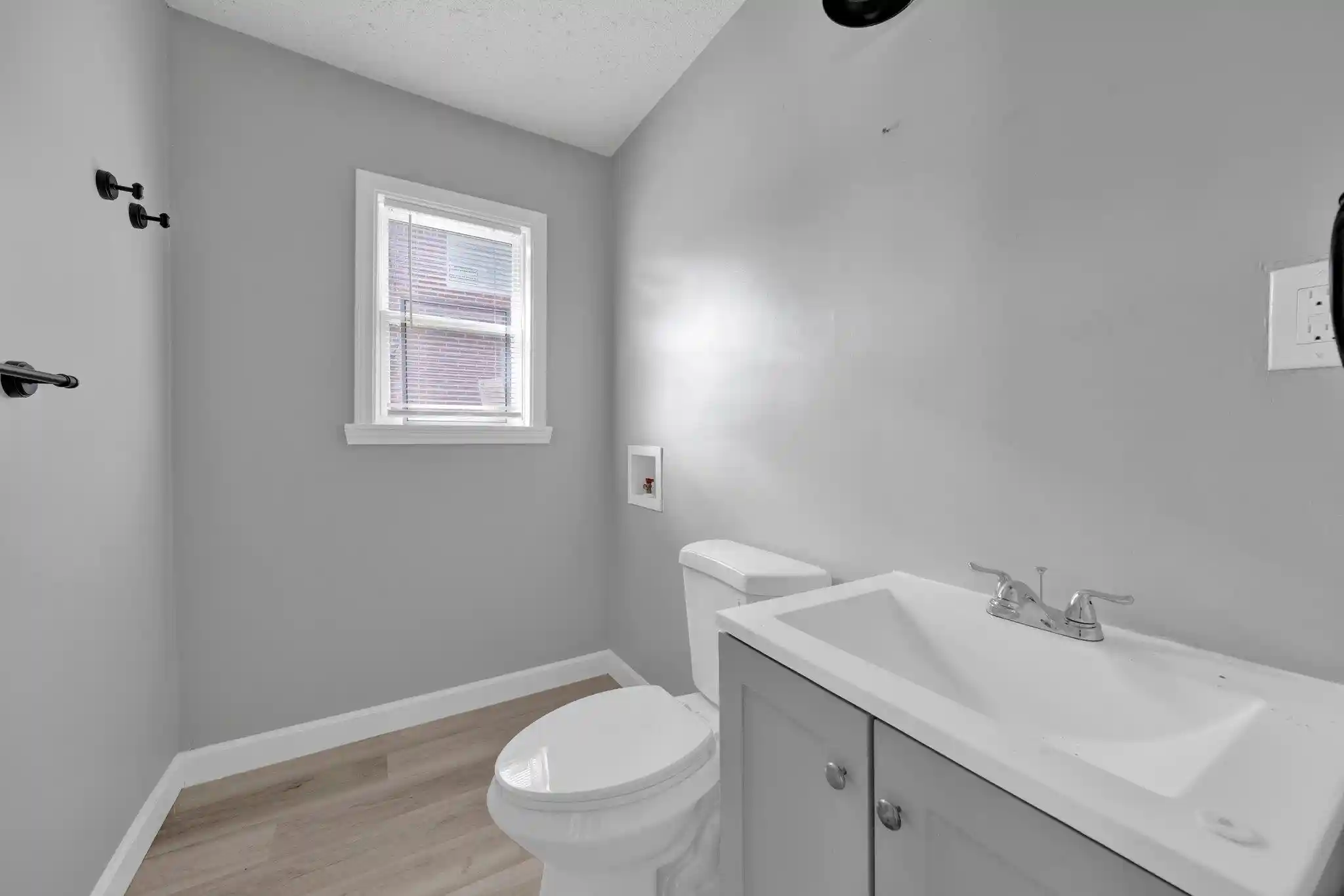 2nd image of 160 Silverage Ave, Memphis, TN 38109 | MLS# 10228098