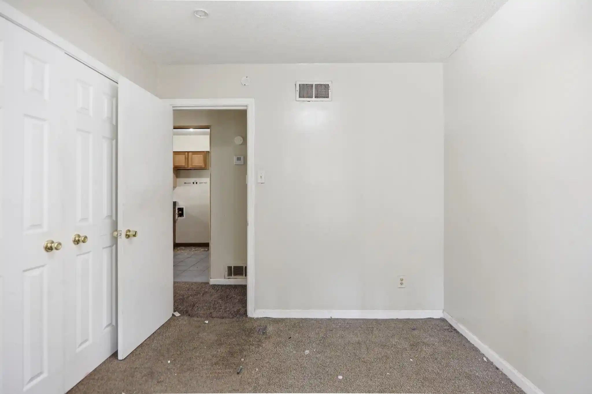 Photo 3 of Sale Pending at 3700 Ridgemont Rd, Memphis, TN 38128 | MLS# 10228105 | Listing updated on 2026-09-17