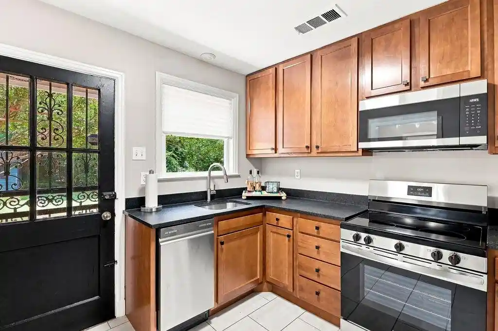 4th image of 676 S Graham St, Memphis, TN 38111 | MLS# 10228126