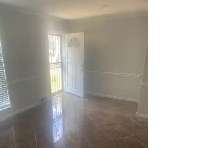 Photo 4 of Townhouse for sale at 84 N Mclean Blvd #84, Memphis, TN 38104 | MLS# 10228129 | Listing updated on 2026-09-10