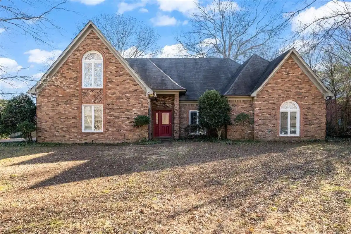 Photo 1 of Single family home for sale at 2174 Knoll Ln, Germantown, TN 38138 | MLS# 10228134 | Listing updated on 2026-09-11