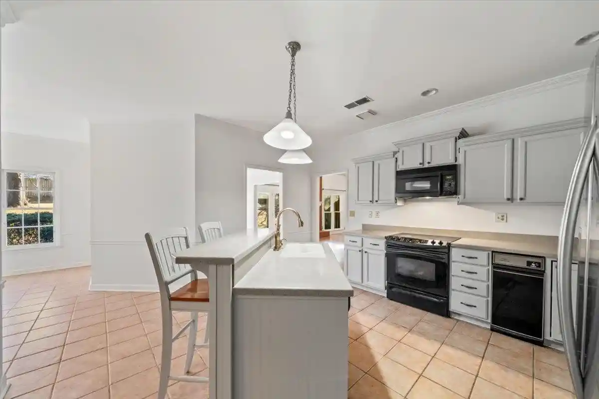 Photo 3 of Single family home for sale at 2174 Knoll Ln, Germantown, TN 38138 | MLS# 10228134 | Listing updated on 2026-09-11