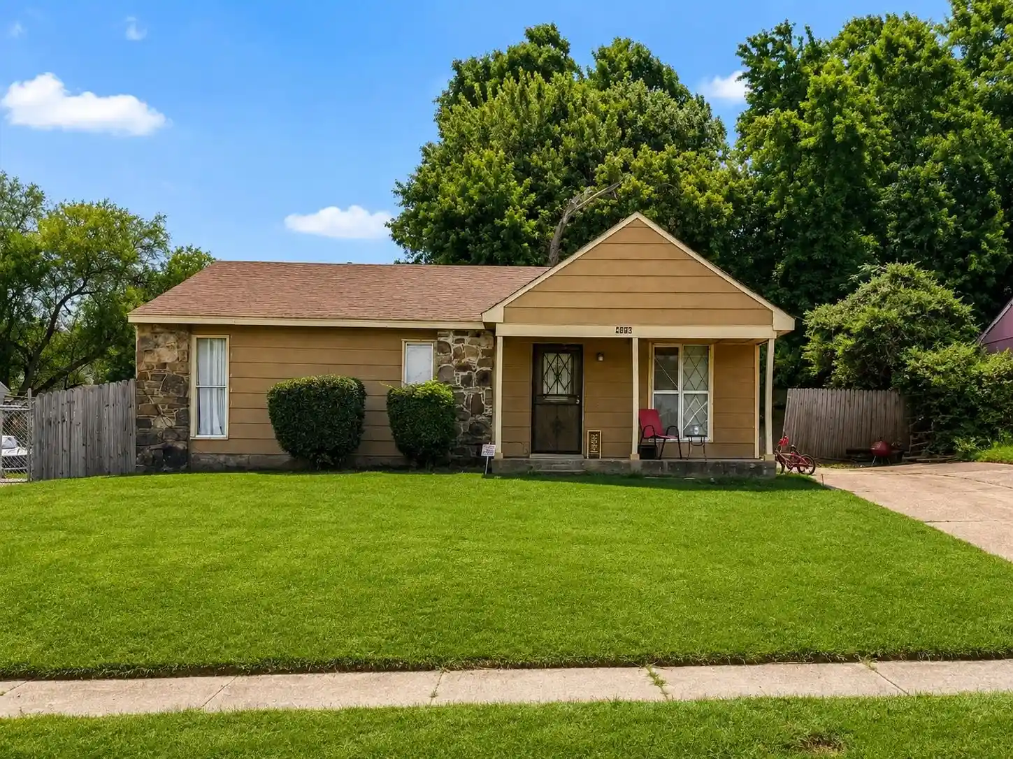 Photo 1 of Single family home for sale at 4376 Howardcrest Dr, Memphis, TN 38128 | MLS# 10228160 | Listing updated on 2026-09-22