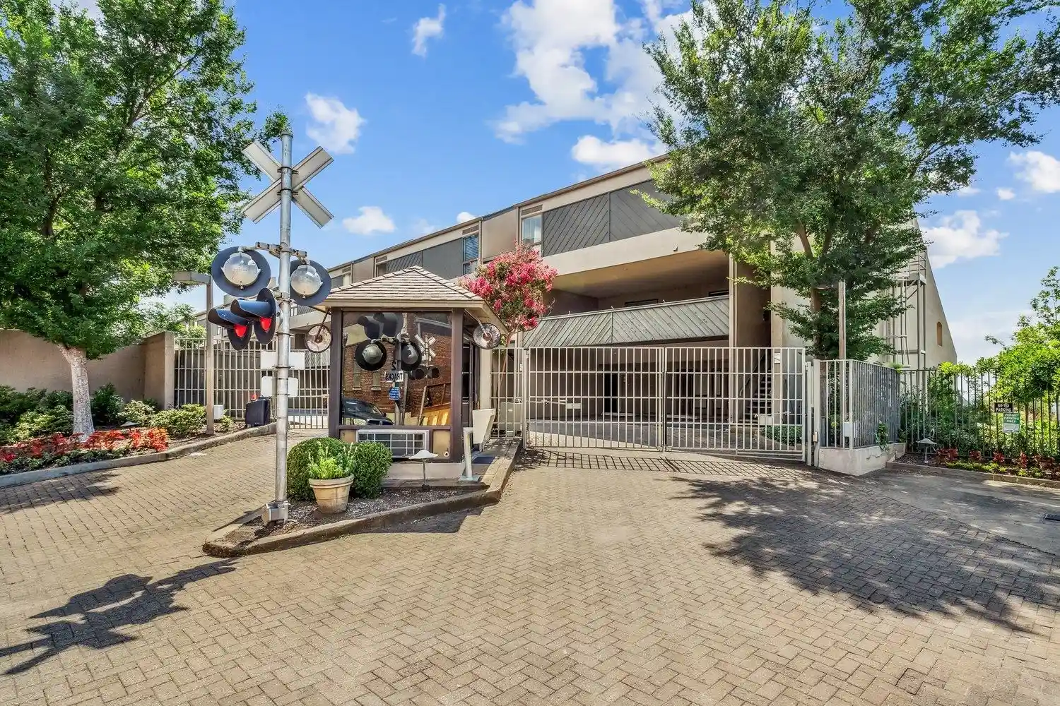 1st image of 367 Riverbluff Pl #367, Memphis, TN 38103 | MLS# 10228177