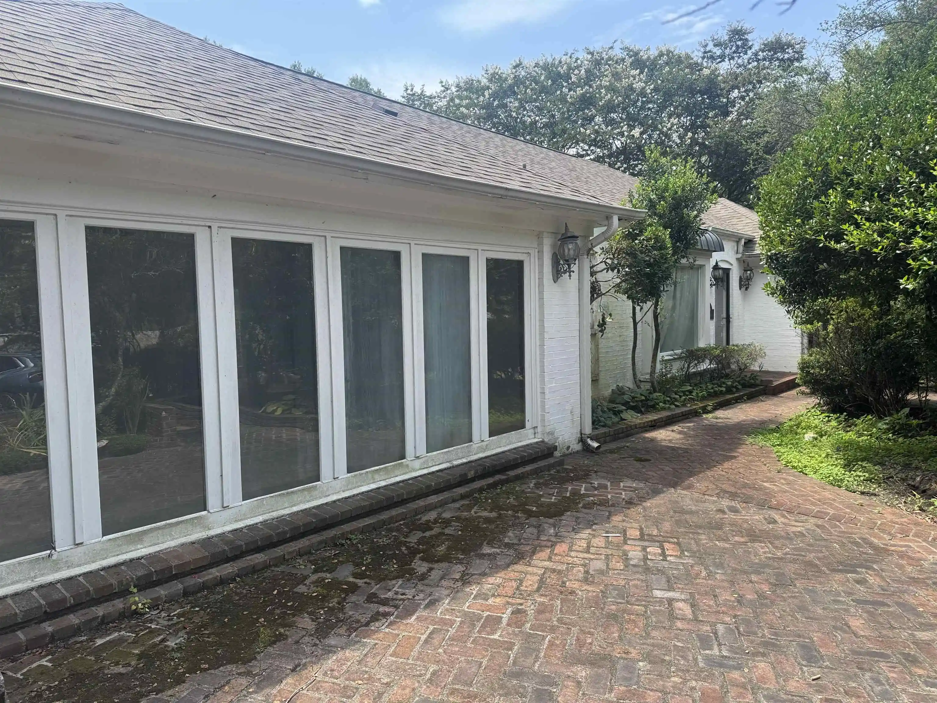 Photo 1 of Single family home for sale at 7075 Poplar Pike, Germantown, TN 38138 | MLS# 10228191 | Listing updated on 2026-08-14