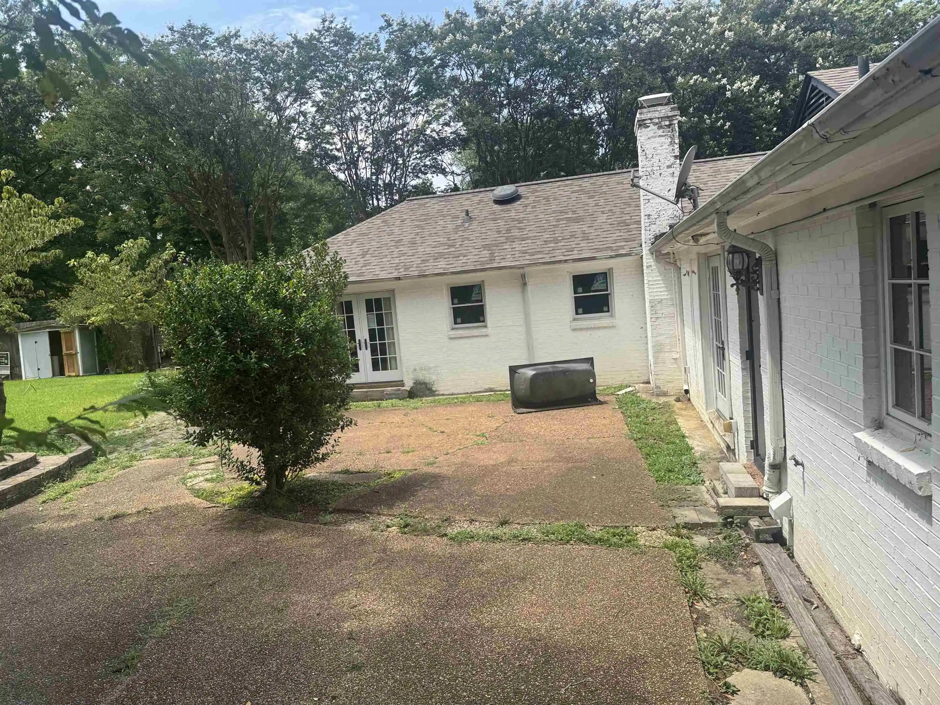 Photo 2 of Single family home for sale at 7075 Poplar Pike, Germantown, TN 38138 | MLS# 10228191 | Listing updated on 2026-08-14