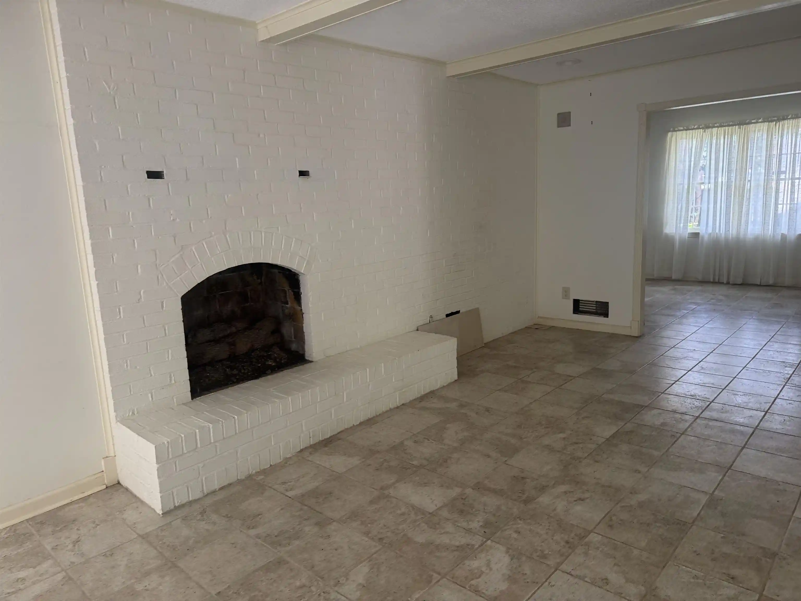 Photo 3 of Single family home for sale at 7075 Poplar Pike, Germantown, TN 38138 | MLS# 10228191 | Listing updated on 2026-08-14