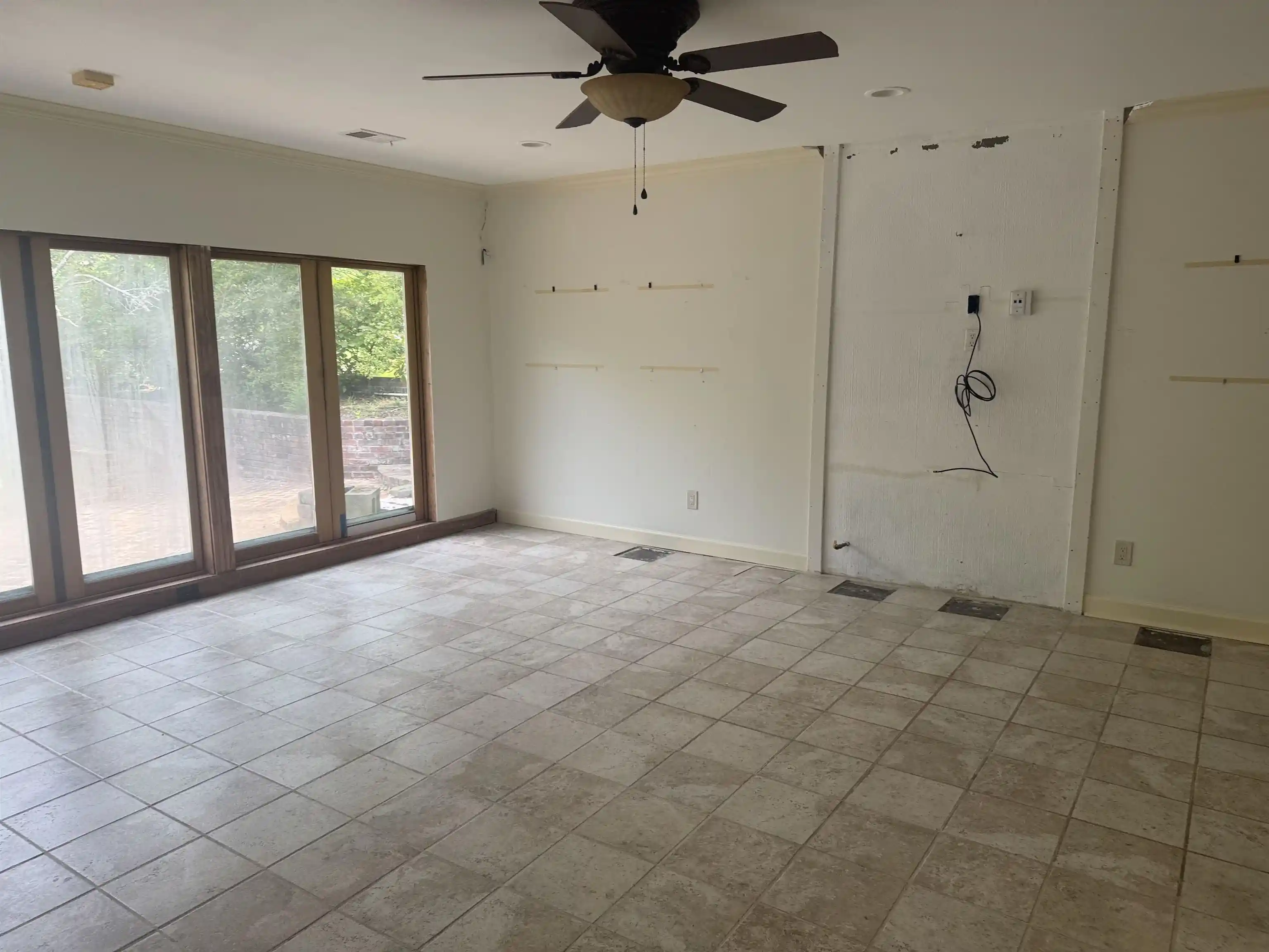 Photo 4 of Single family home for sale at 7075 Poplar Pike, Germantown, TN 38138 | MLS# 10228191 | Listing updated on 2026-08-14