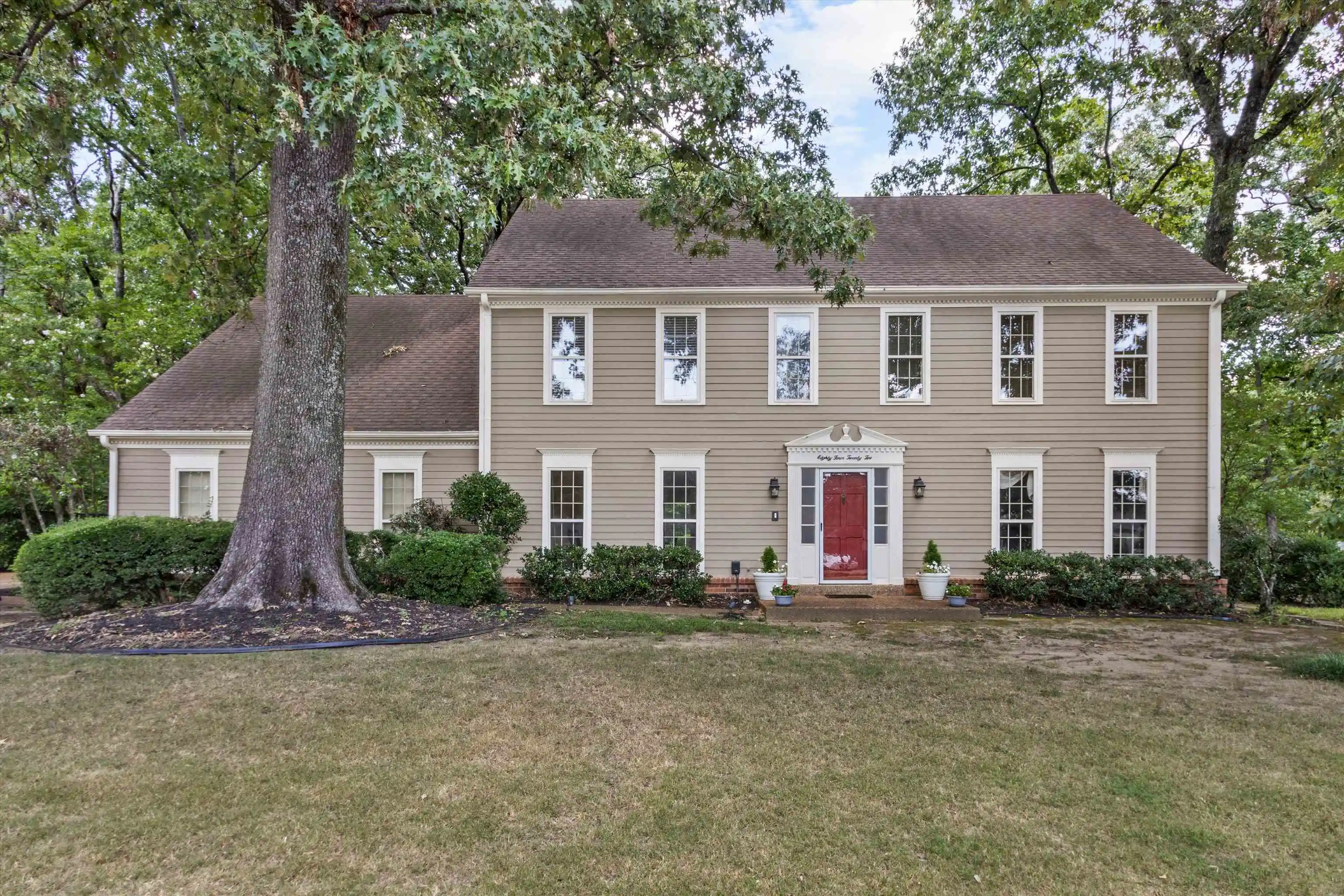 Photo 1 of Single family home for sale at 8422 Poplar Pike, Germantown, TN 38138 | MLS# 10228213 | Listing updated on 2026-08-13