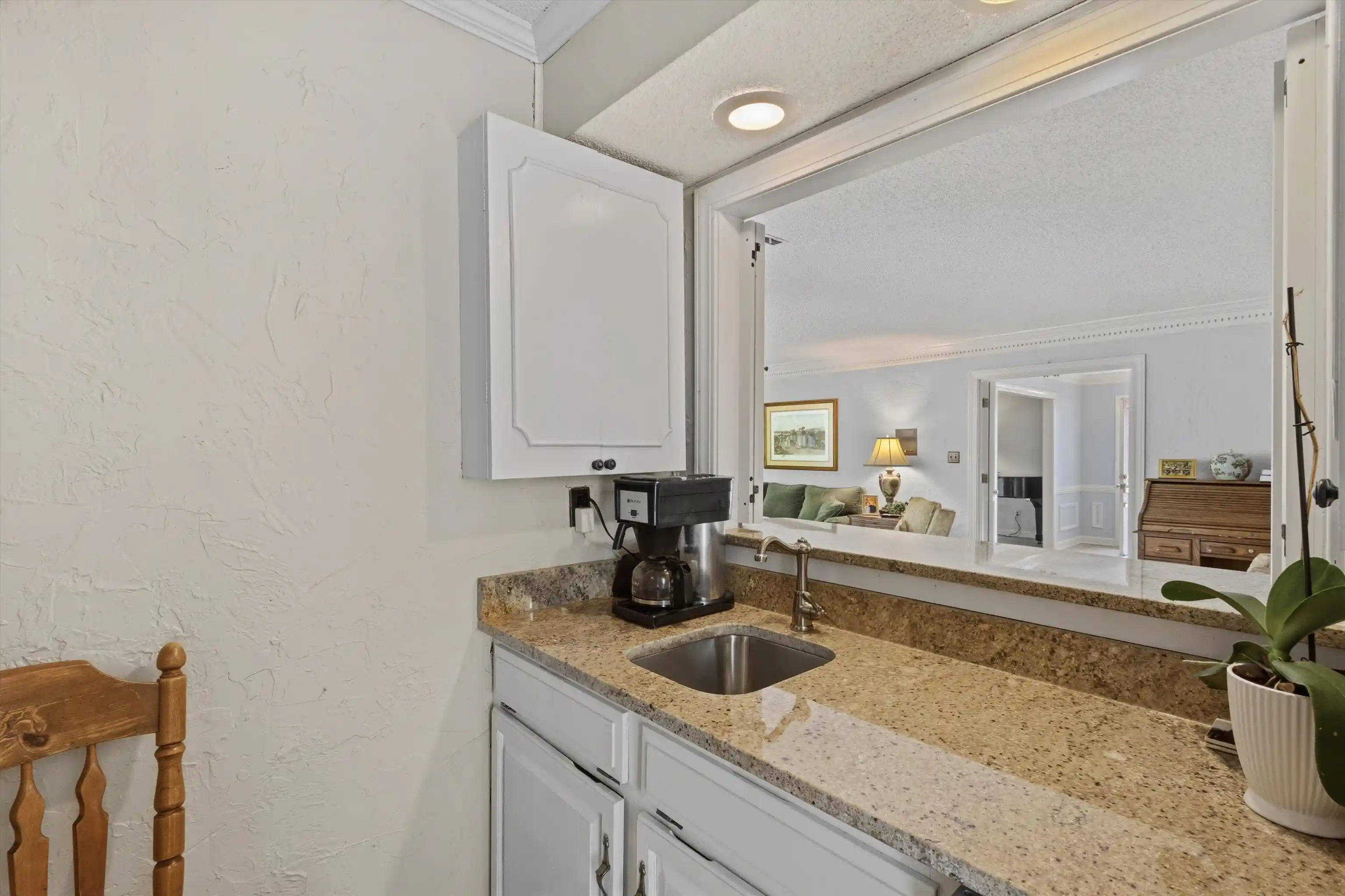Photo 3 of Single family home for sale at 8422 Poplar Pike, Germantown, TN 38138 | MLS# 10228213 | Listing updated on 2026-08-13