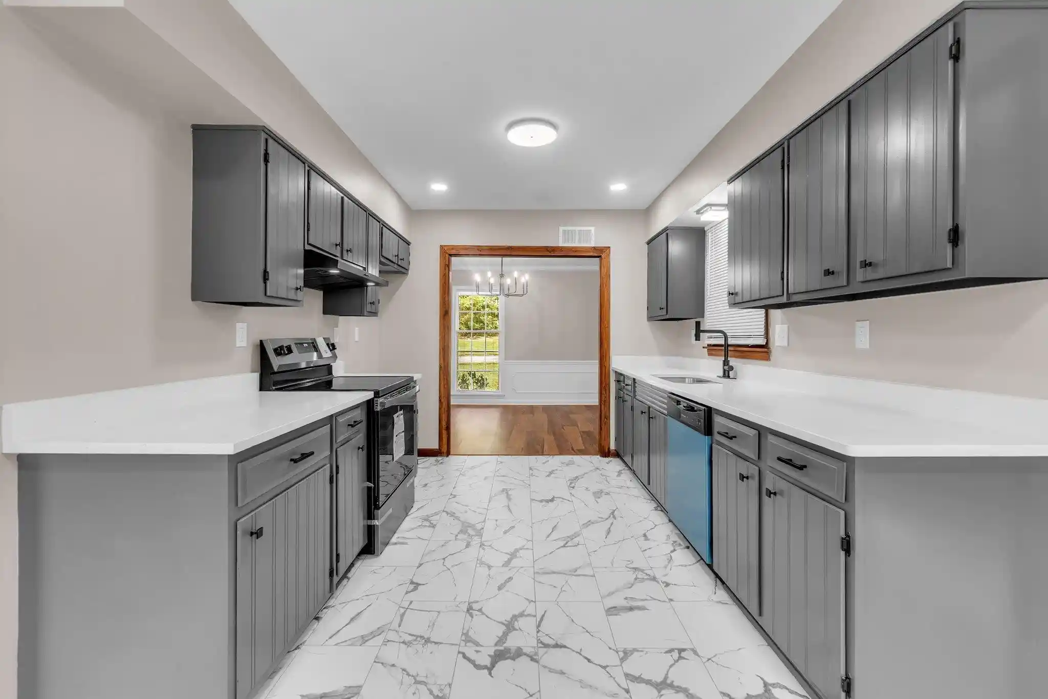 Photo 3 of Sale Pending at 4923 Craigmont Dr, Memphis, TN 38128 | MLS# 10228217 | Listing updated on 2026-08-19