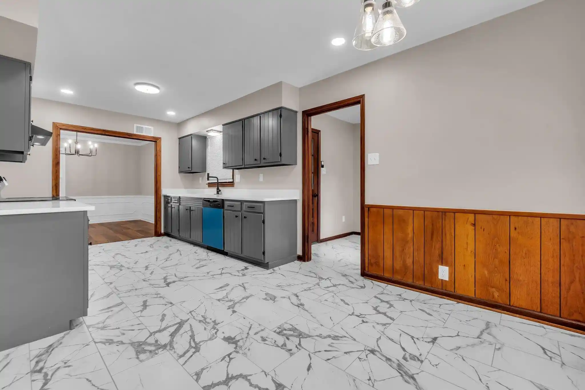 Photo 3 of Sale Pending at 4923 Craigmont Dr, Memphis, TN 38128 | MLS# 10228217 | Listing updated on 2026-08-19