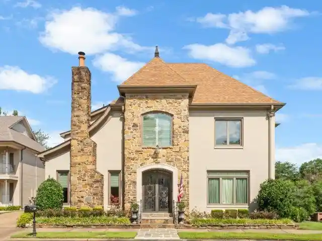 Photo 1 of Sale Pending at 3090 Oakleigh Manor Cv, Germantown, TN 38138 | MLS# 10228252 | Listing updated on 2026-09-14